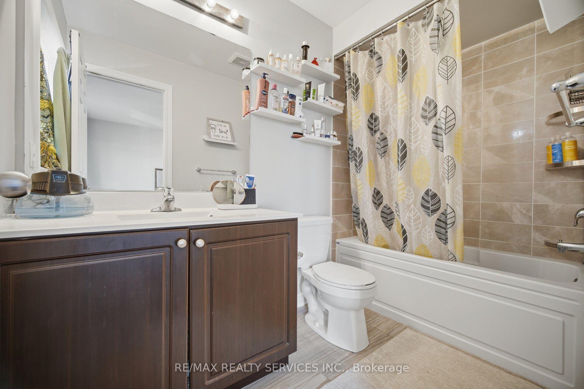 Photo 27 of 72 Rockman Crescent, Brampton, Northwest Brampton — HOMEH