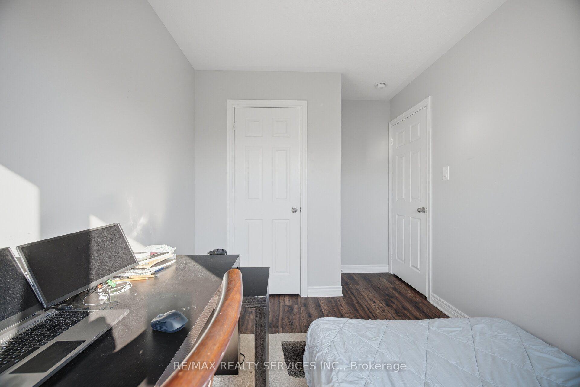 Photo 30 of 72 Rockman Crescent, Brampton, Northwest Brampton — HOMEH