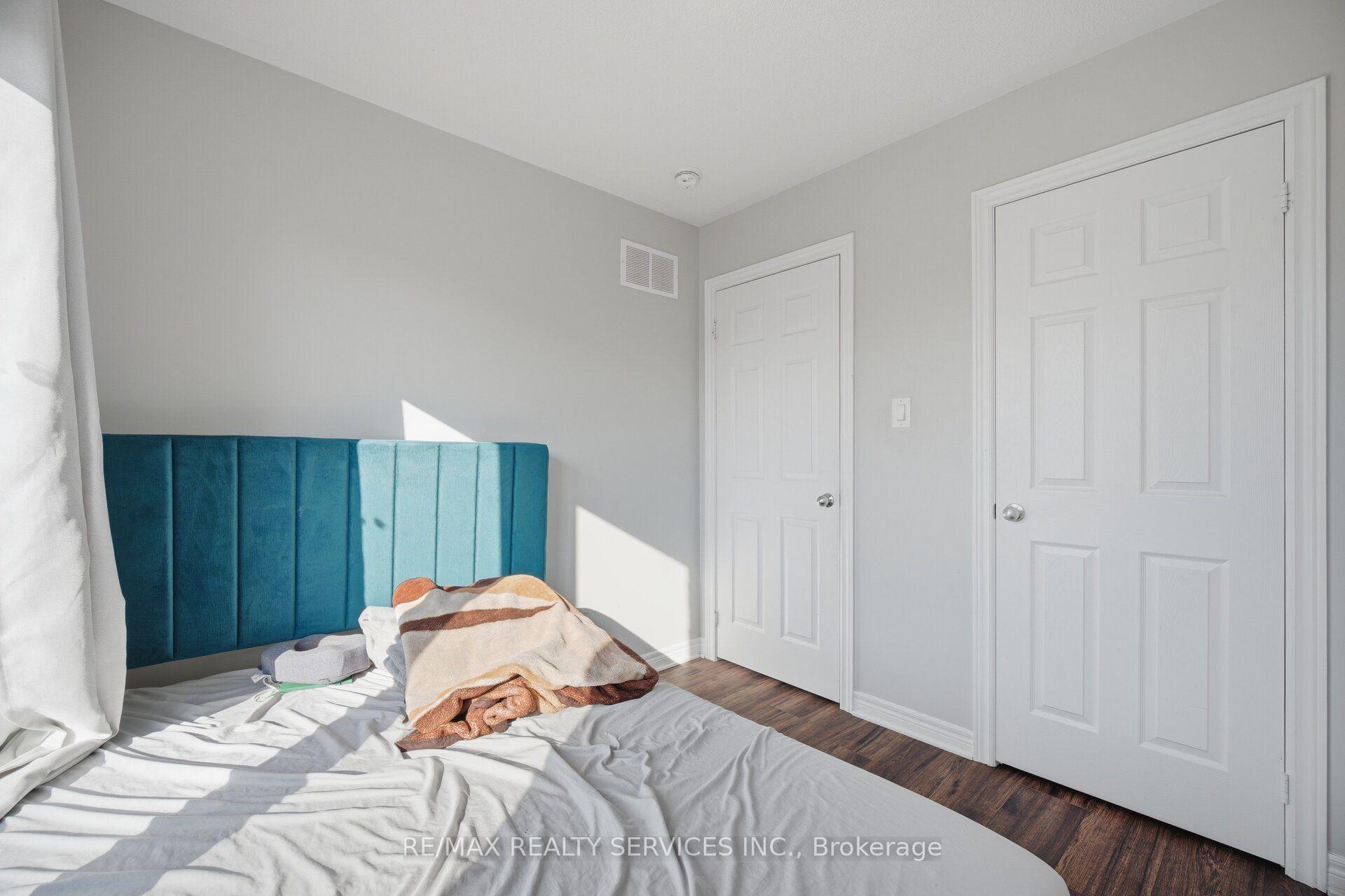 Photo 31 of 72 Rockman Crescent, Brampton, Northwest Brampton — HOMEH