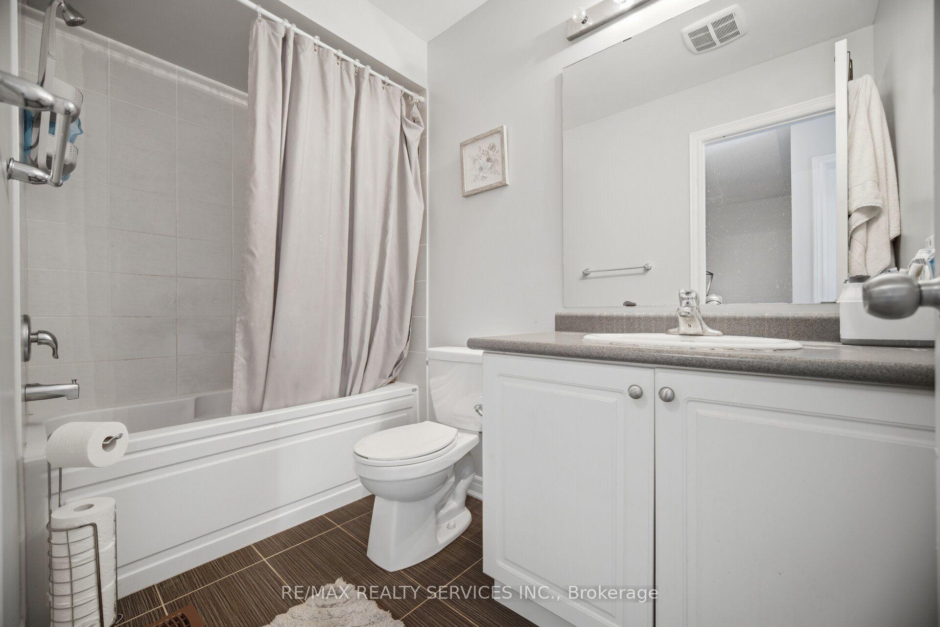 Photo 32 of 72 Rockman Crescent, Brampton, Northwest Brampton — HOMEH