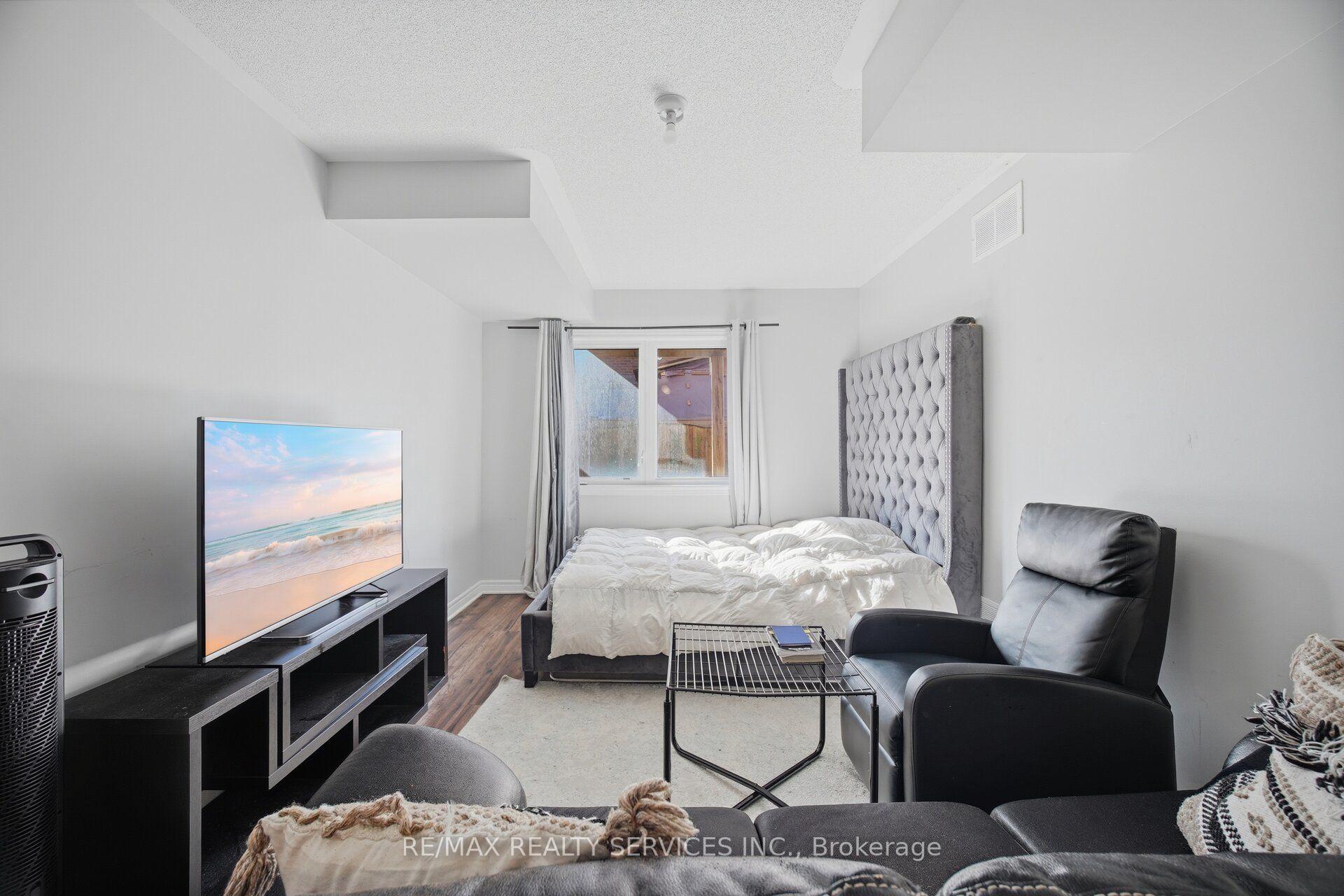 Photo 36 of 72 Rockman Crescent, Brampton, Northwest Brampton — HOMEH