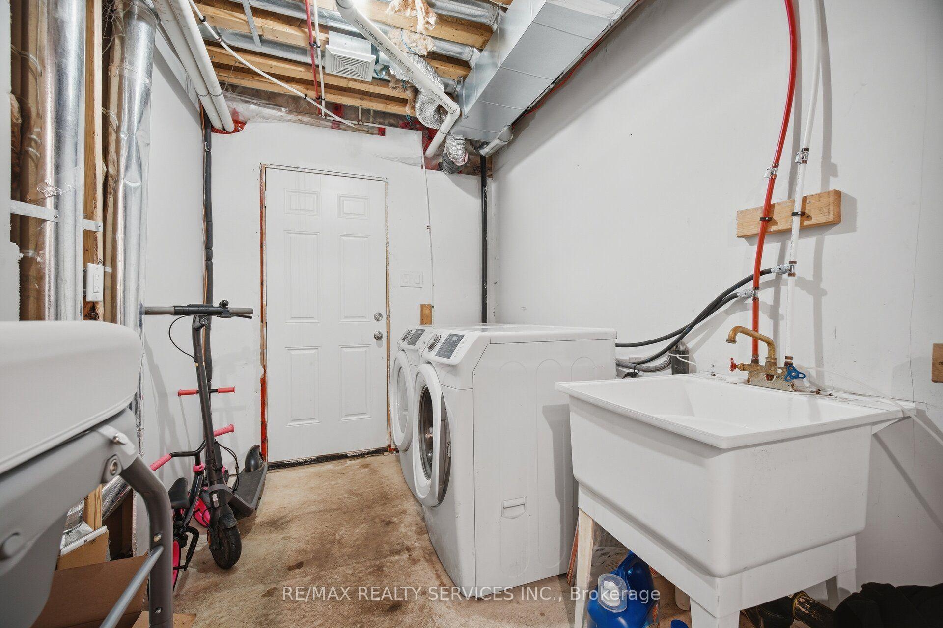 Photo 39 of 72 Rockman Crescent, Brampton, Northwest Brampton — HOMEH