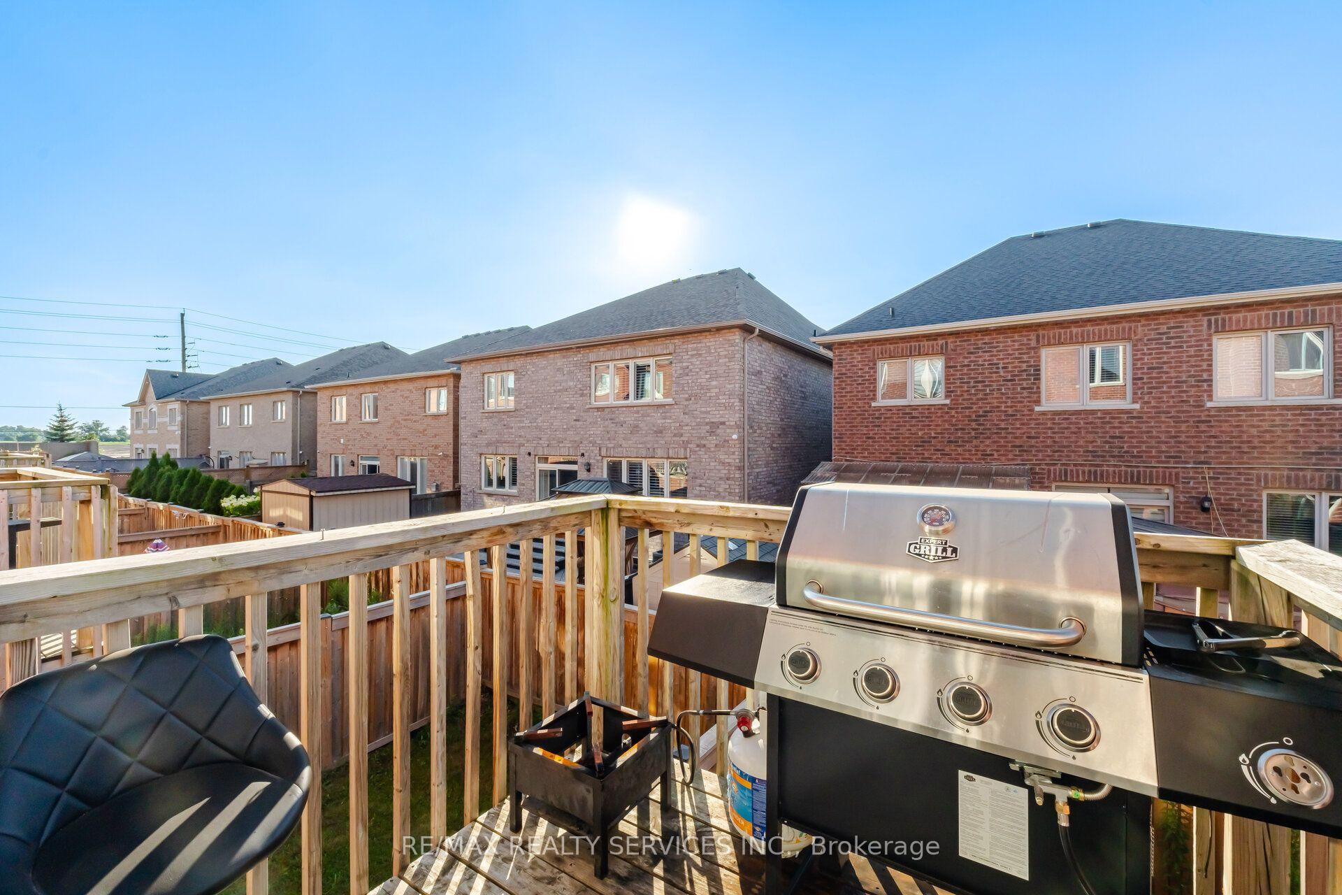 Photo 40 of 72 Rockman Crescent, Brampton, Northwest Brampton — HOMEH