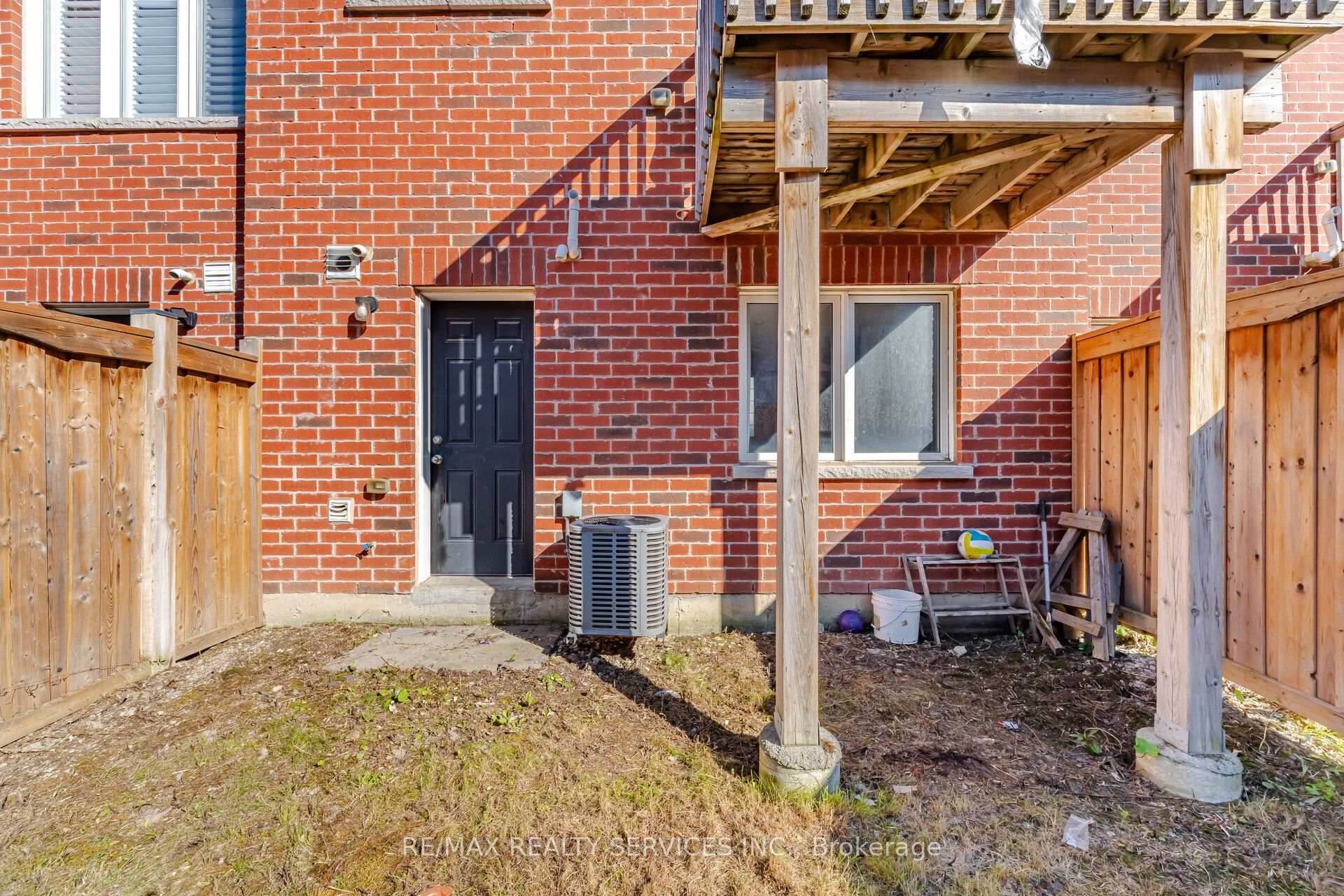 Photo 42 of 72 Rockman Crescent, Brampton, Northwest Brampton — HOMEH