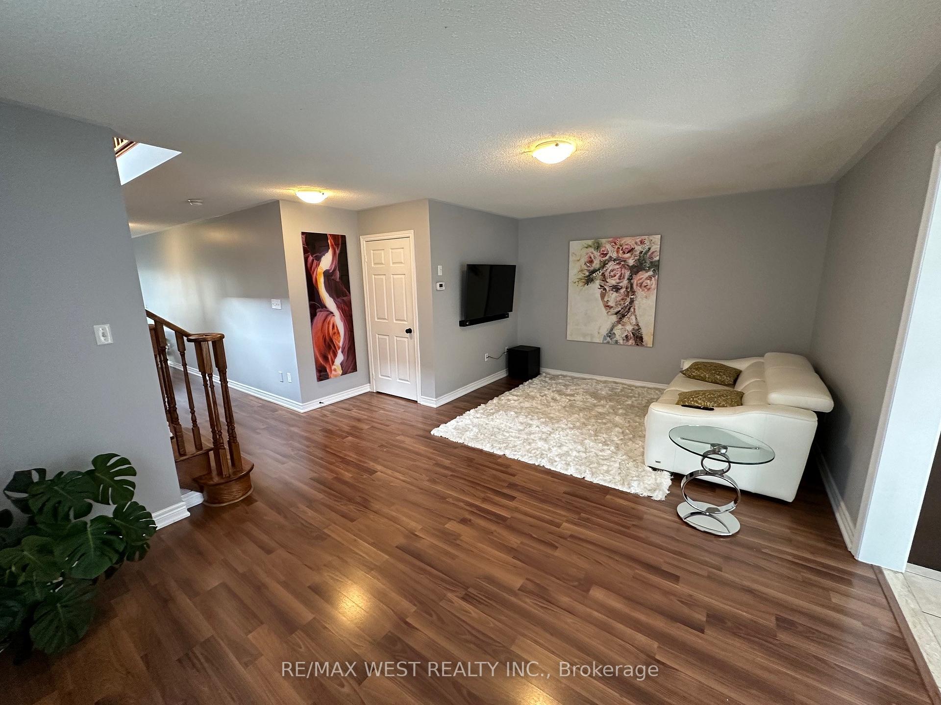 Photo 5 of 23 Twin Hills Crescent, Vaughan, Vellore Village — HOMEH