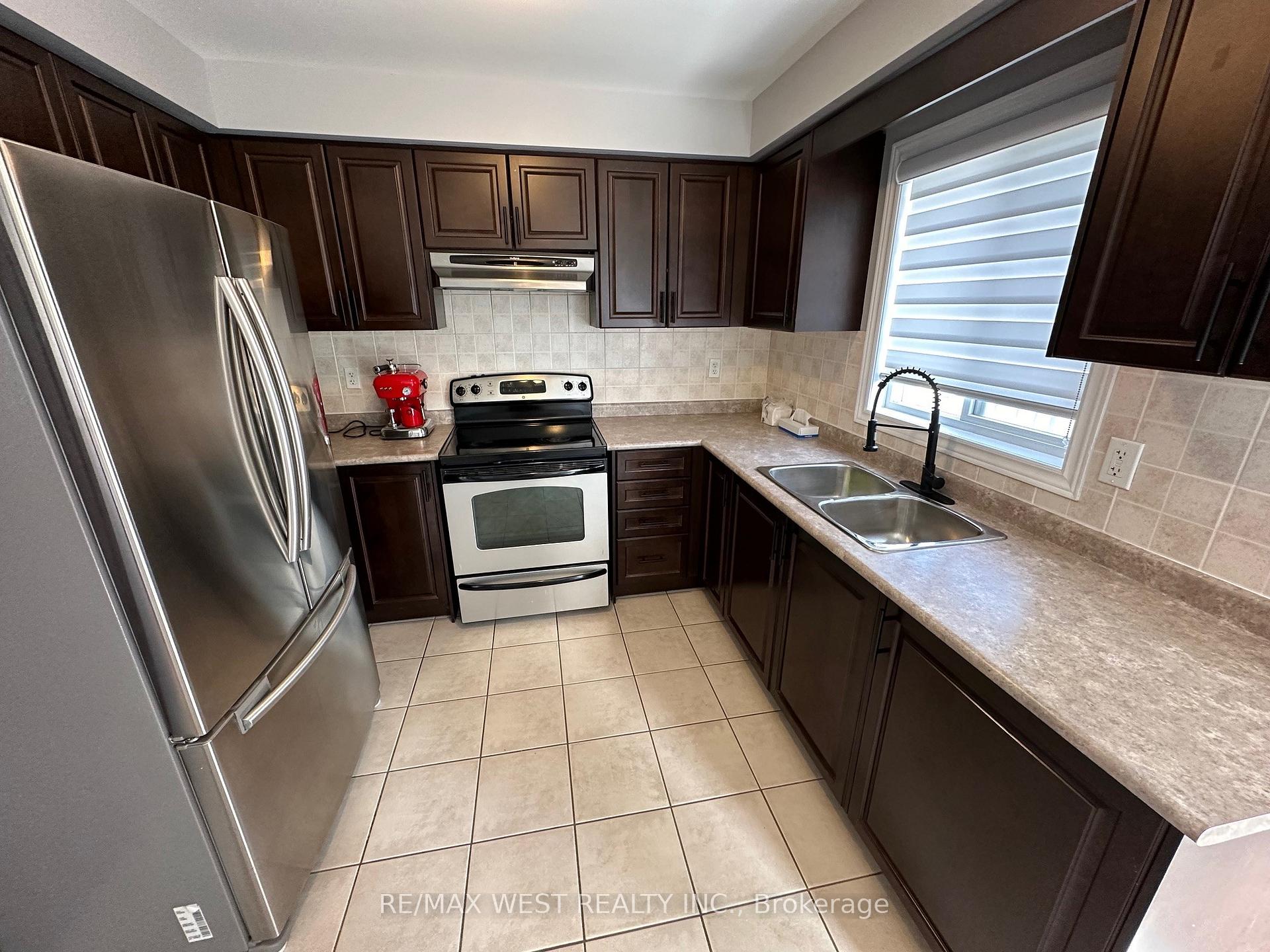 Photo 10 of 23 Twin Hills Crescent, Vaughan, Vellore Village — HOMEH