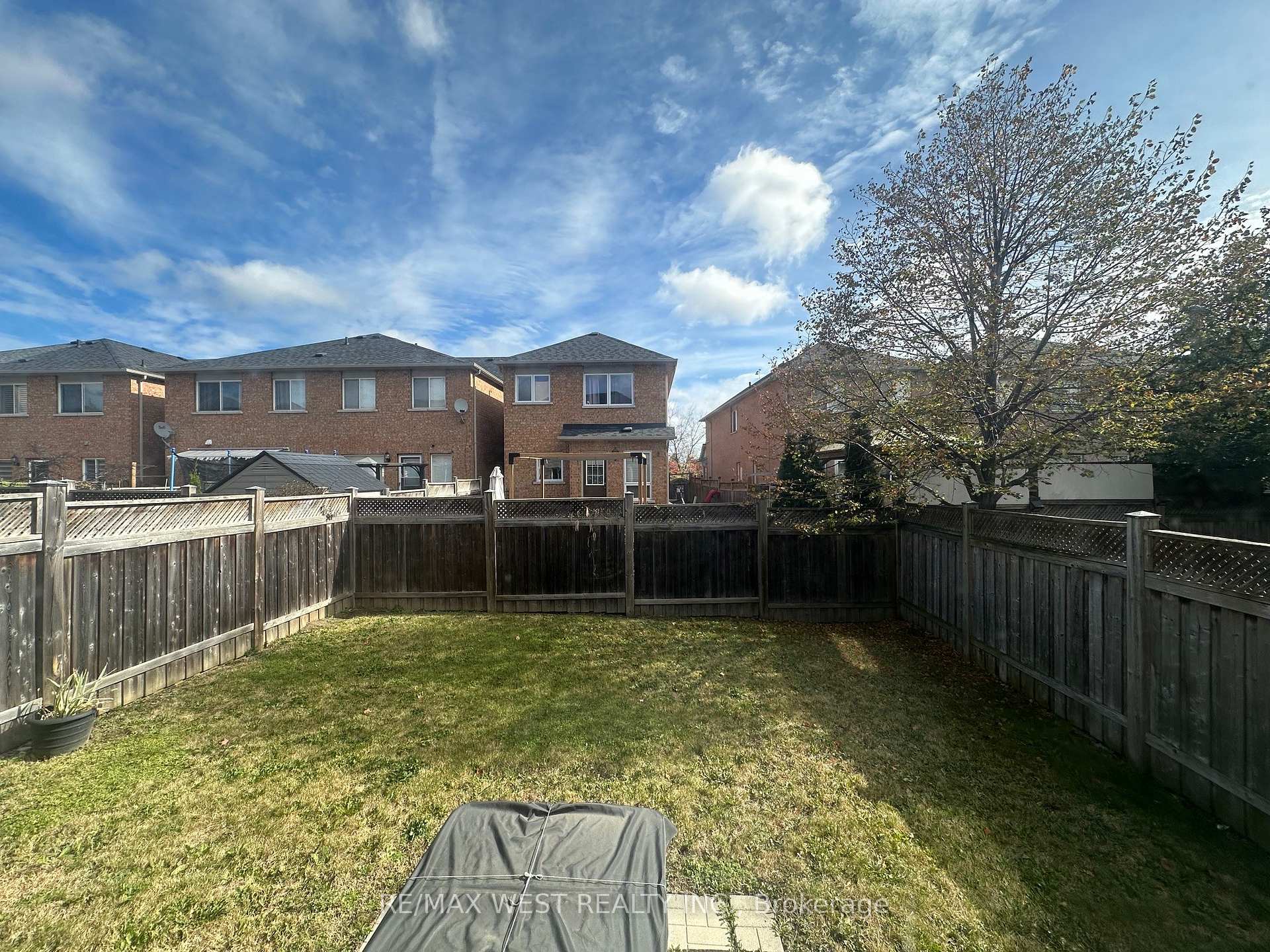 Photo 11 of 23 Twin Hills Crescent, Vaughan, Vellore Village — HOMEH