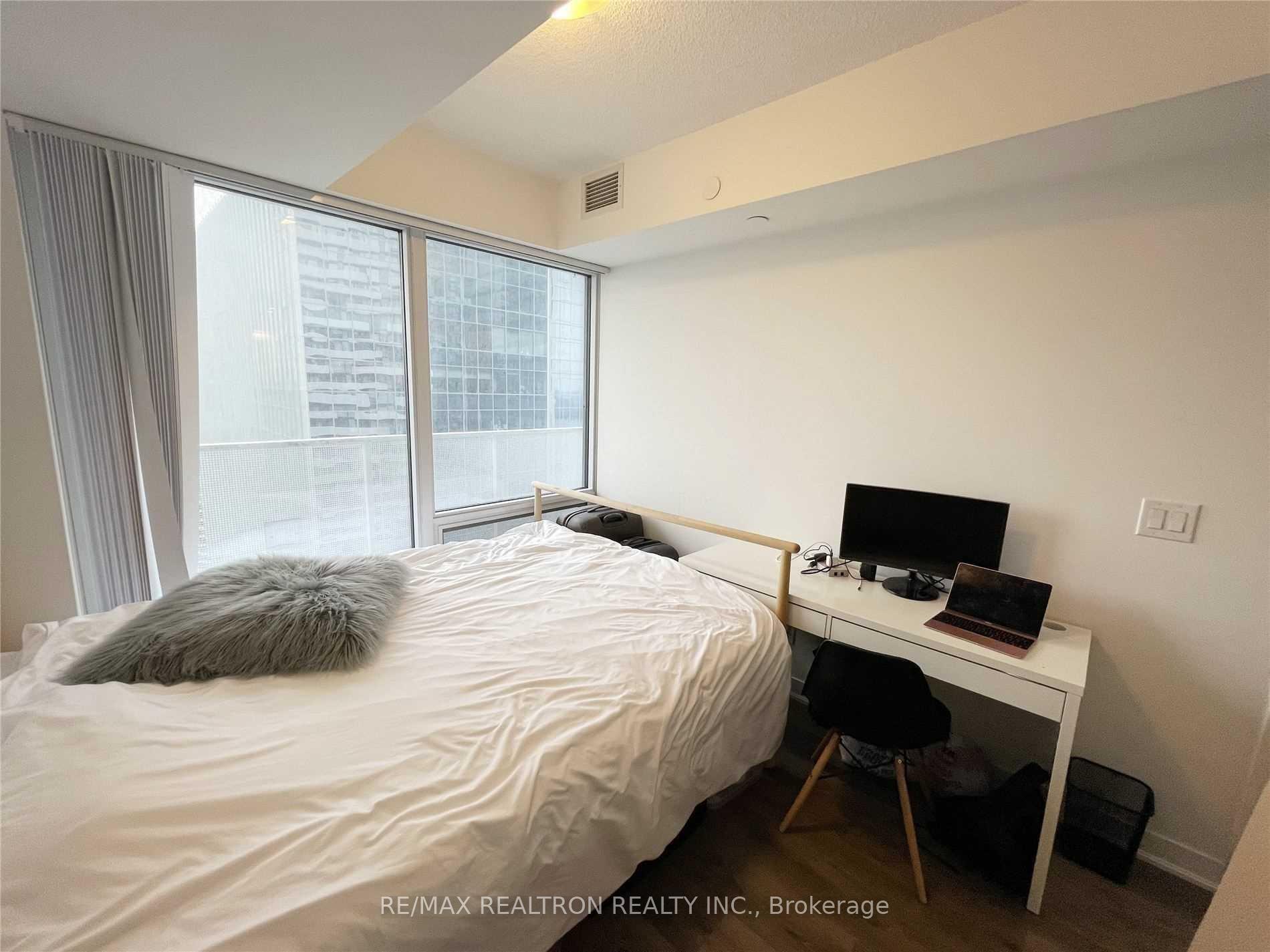 Photo 10 of Unit 3510, 88 Harbour Street, Toronto, Waterfront Communities — HOMEH