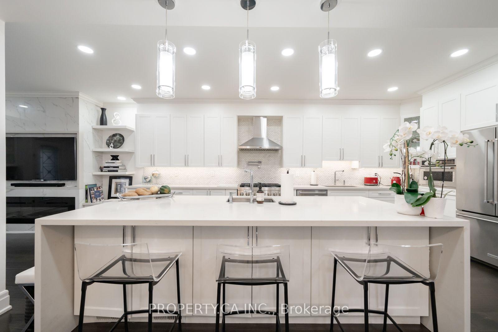 Photo 14 of 183 Kingsbridge Circle, Vaughan, Beverley Glen — HOMEH