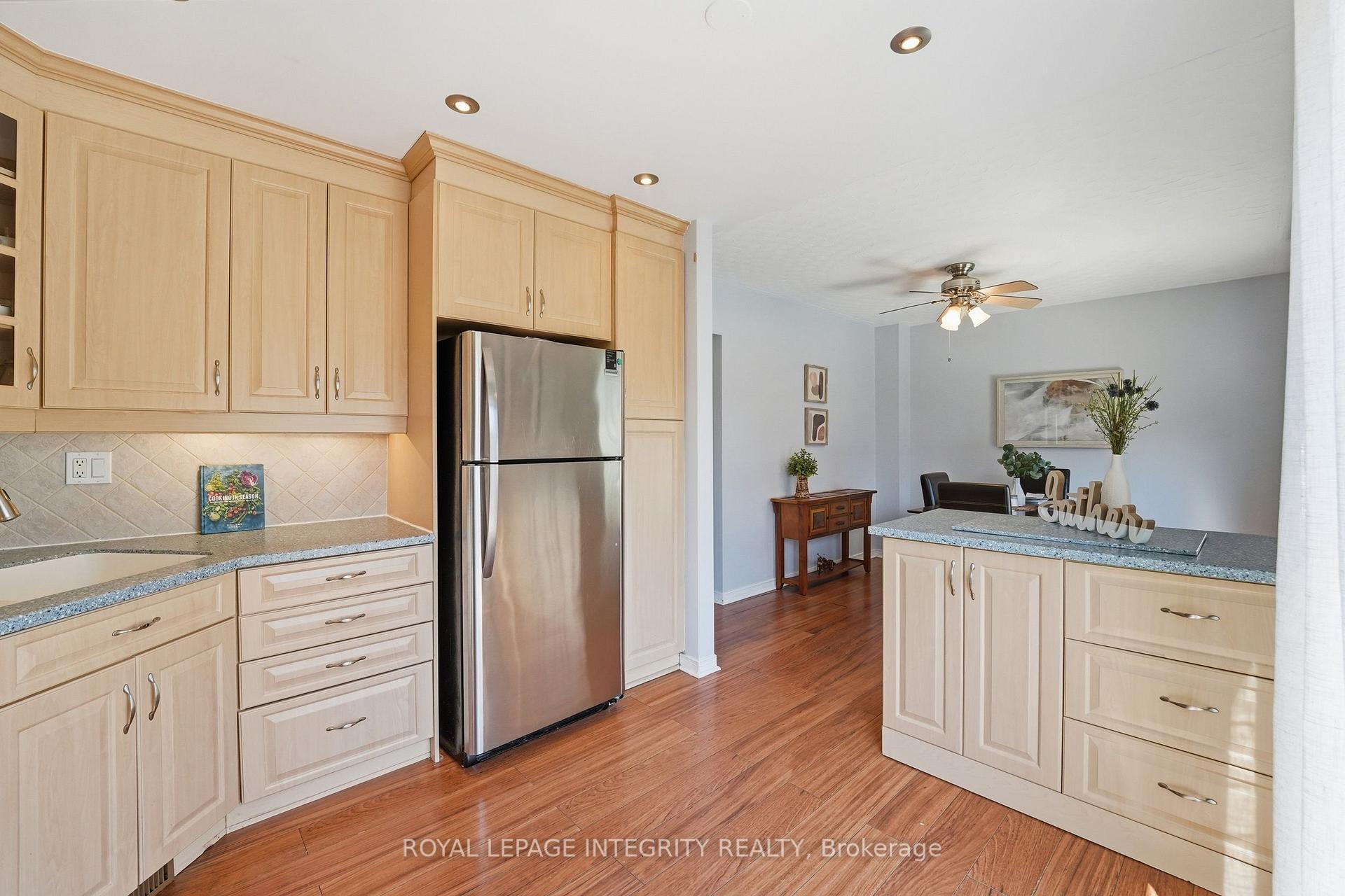 Photo 6 of 776 Vinette Crescent, Ottawa, Chatelaine Village — HOMEH