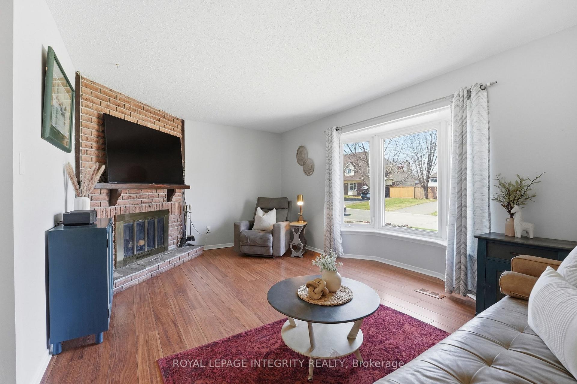 Photo 11 of 776 Vinette Crescent, Ottawa, Chatelaine Village — HOMEH