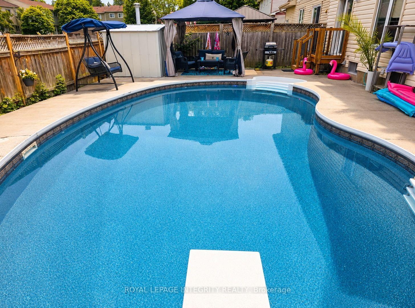 Photo 24 of 776 Vinette Crescent, Ottawa, Chatelaine Village — HOMEH