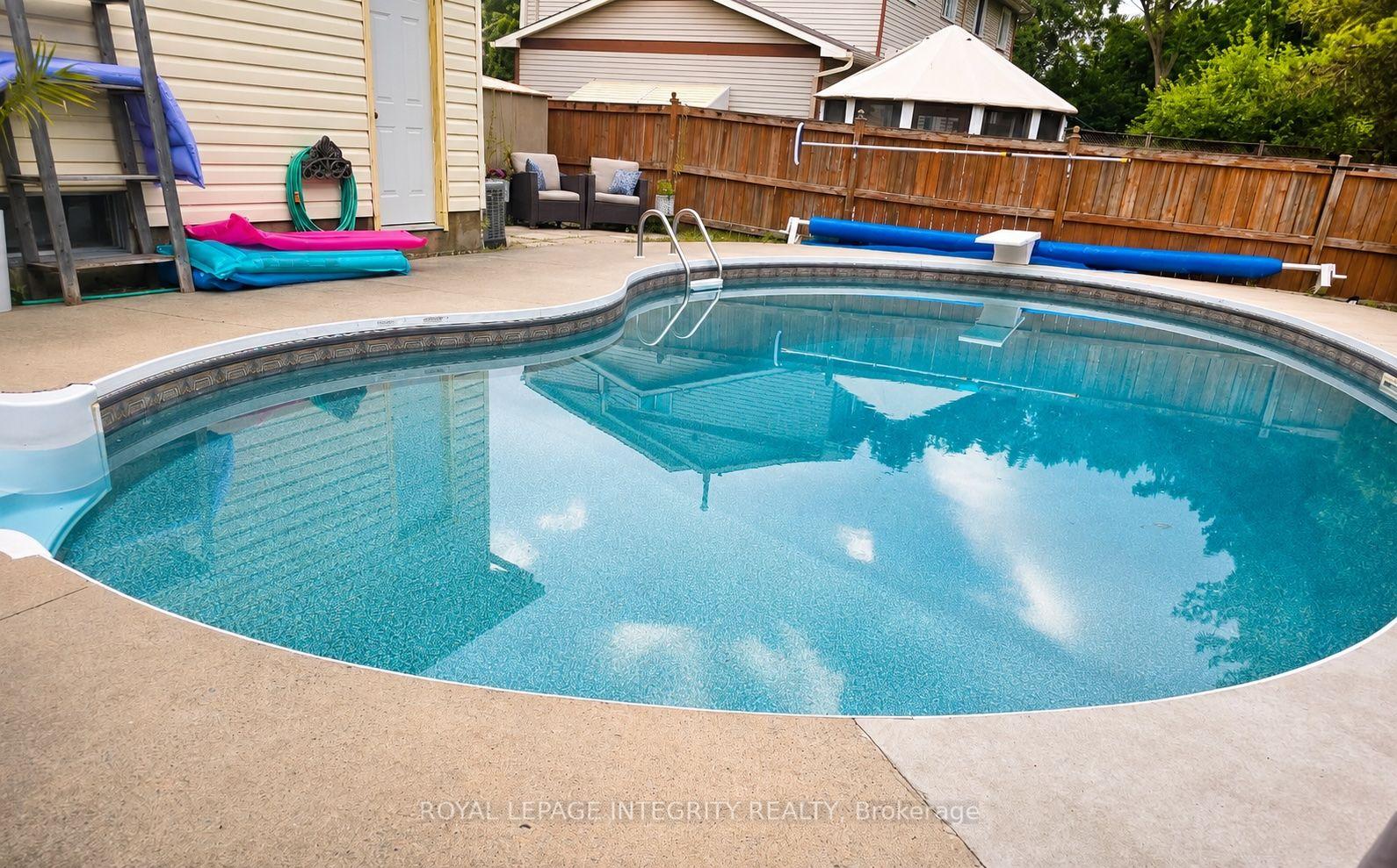 Photo 25 of 776 Vinette Crescent, Ottawa, Chatelaine Village — HOMEH