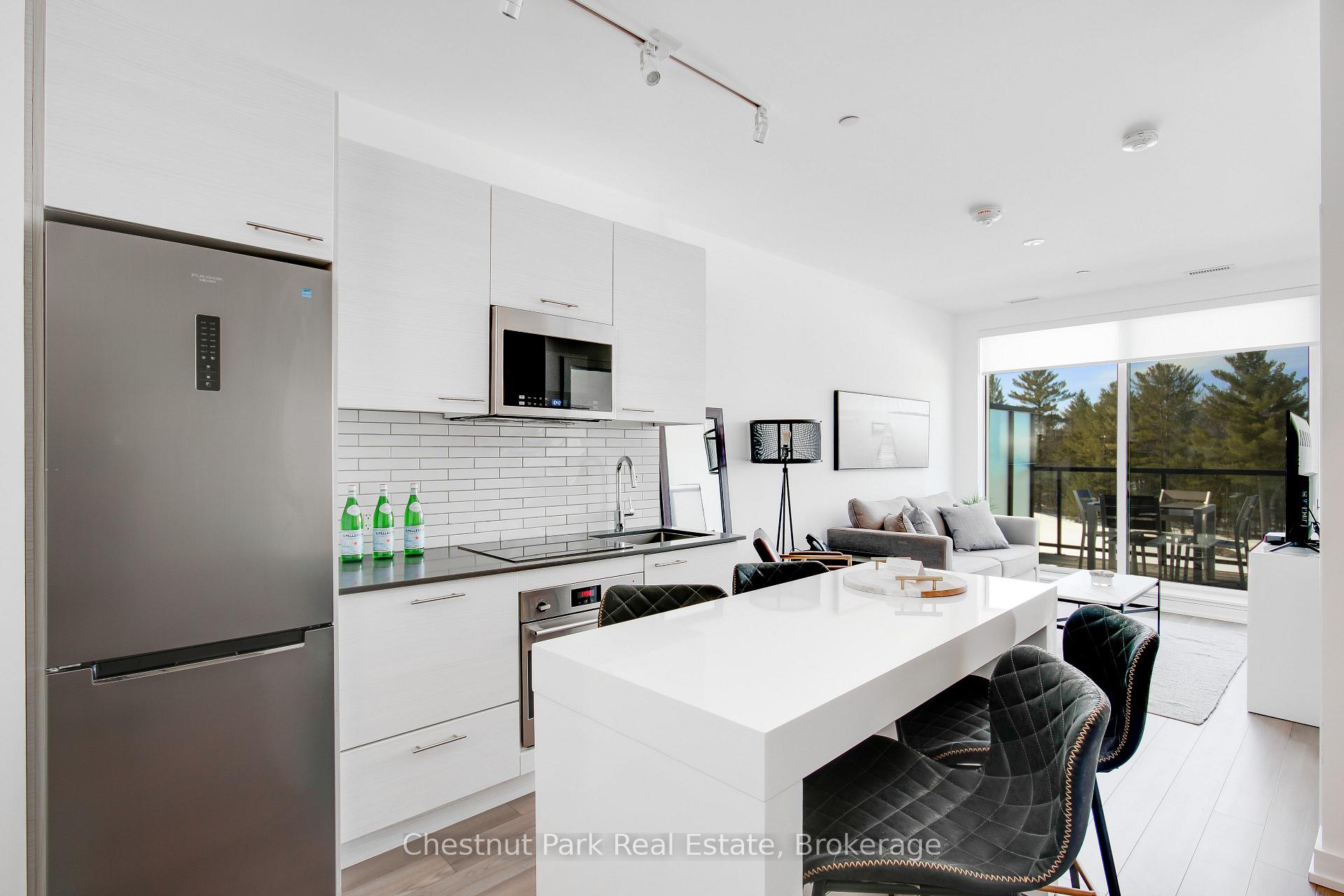 Photo 3 of Unit 404, 120 Carrick Trail, Gravenhurst, Muskoka (S) — HOMEH