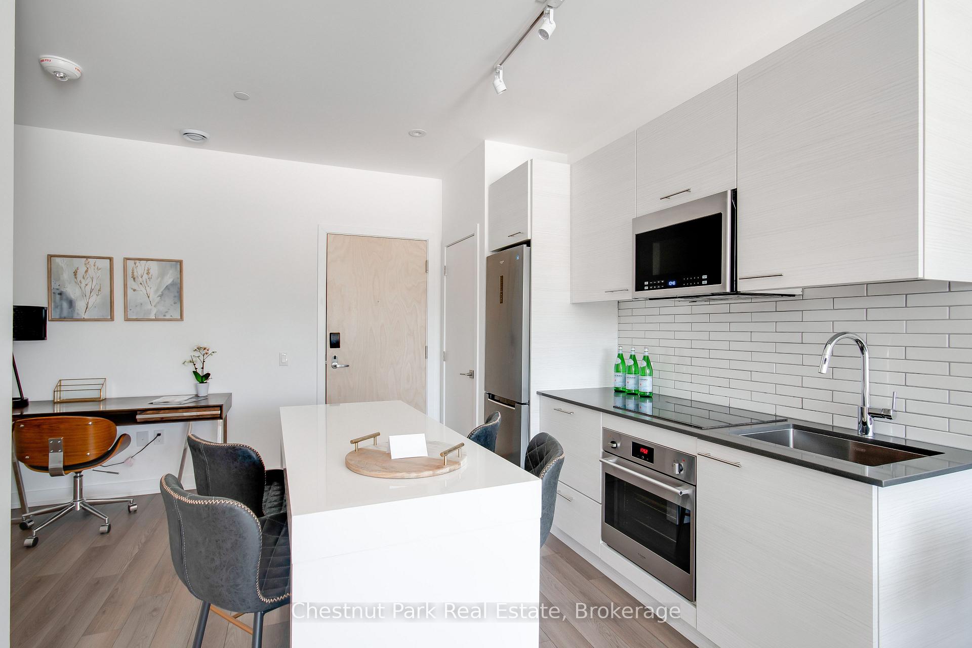 Photo 6 of Unit 404, 120 Carrick Trail, Gravenhurst, Muskoka (S) — HOMEH