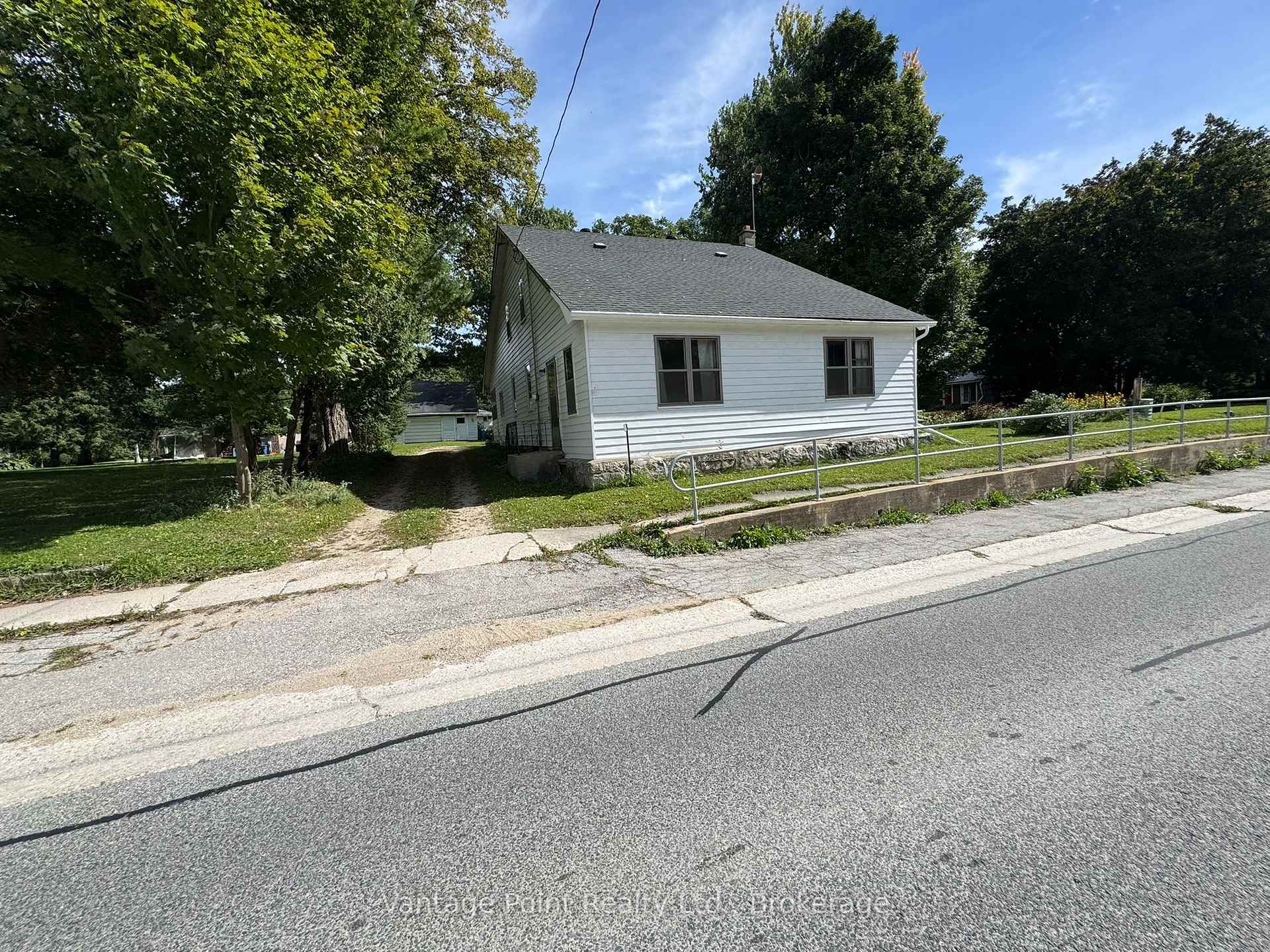 Photo 3 of 316057 6 Highway, Chatsworth — HOMEH