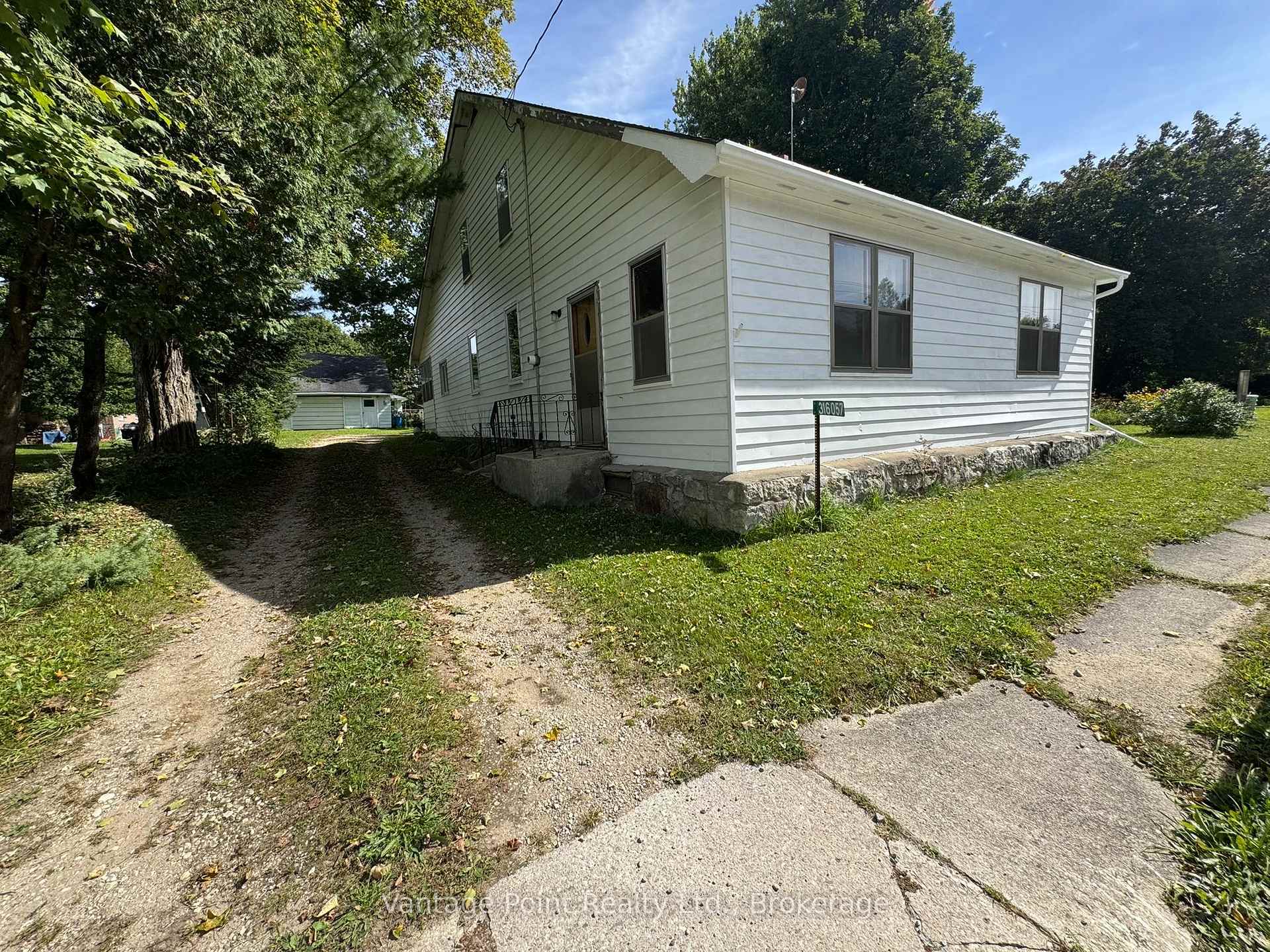 Photo 4 of 316057 6 Highway, Chatsworth — HOMEH