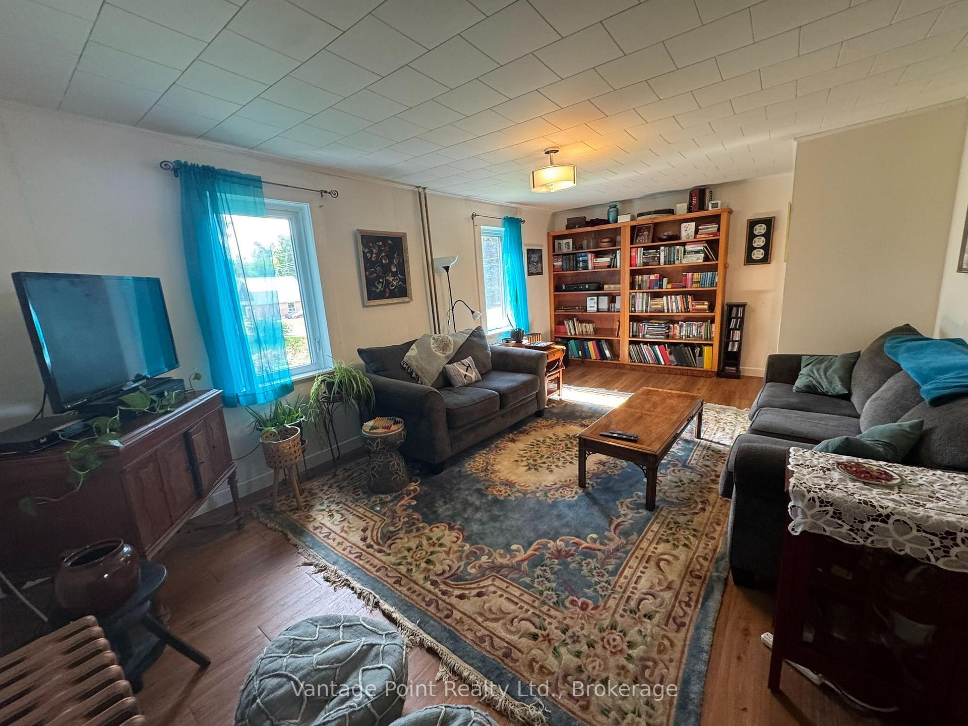 Photo 15 of 316057 6 Highway, Chatsworth — HOMEH
