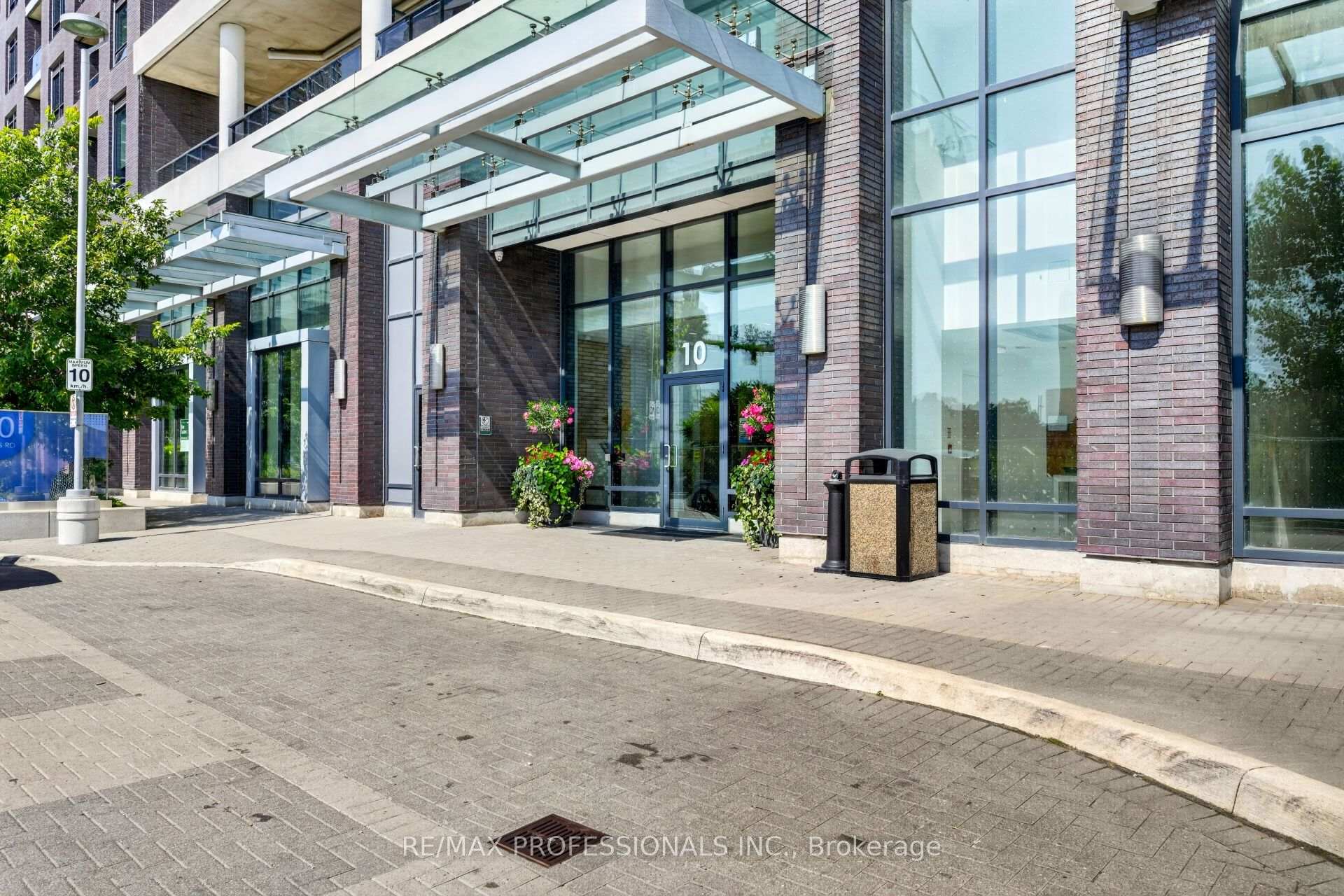 Photo 2 of Unit 406, 10 Gibbs Road, Etobicoke, Islington-City Centre West — HOMEH
