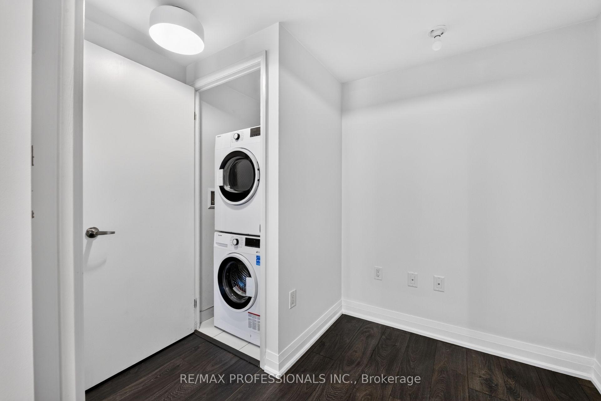 Photo 7 of Unit 406, 10 Gibbs Road, Etobicoke, Islington-City Centre West — HOMEH