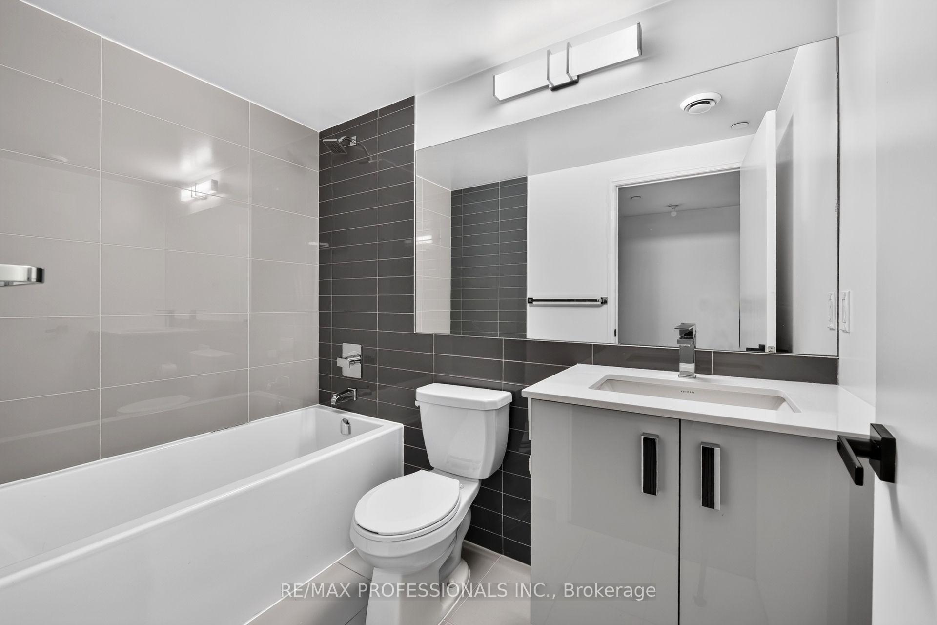 Photo 8 of Unit 406, 10 Gibbs Road, Etobicoke, Islington-City Centre West — HOMEH