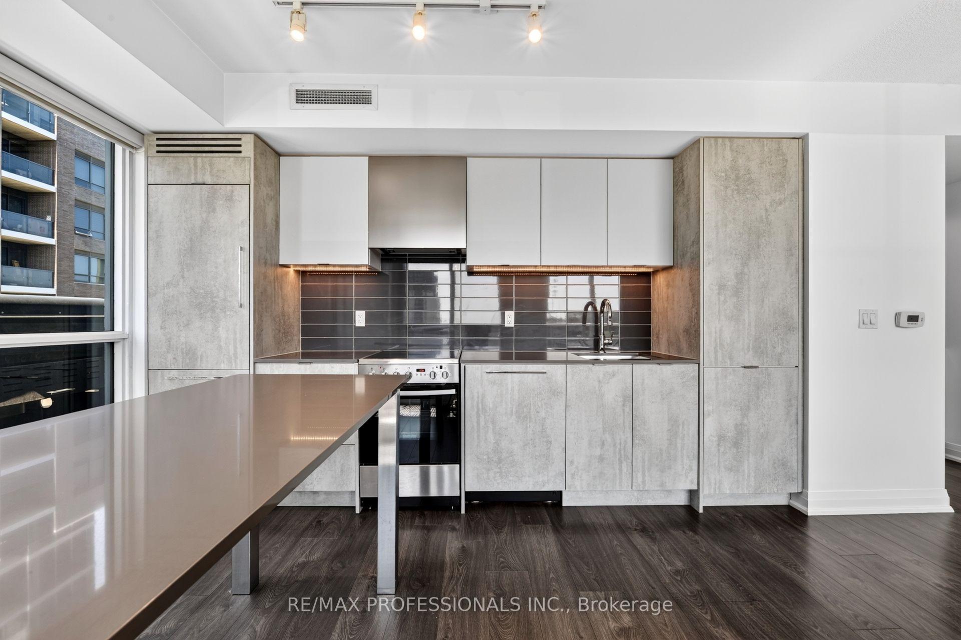 Photo 16 of Unit 406, 10 Gibbs Road, Etobicoke, Islington-City Centre West — HOMEH