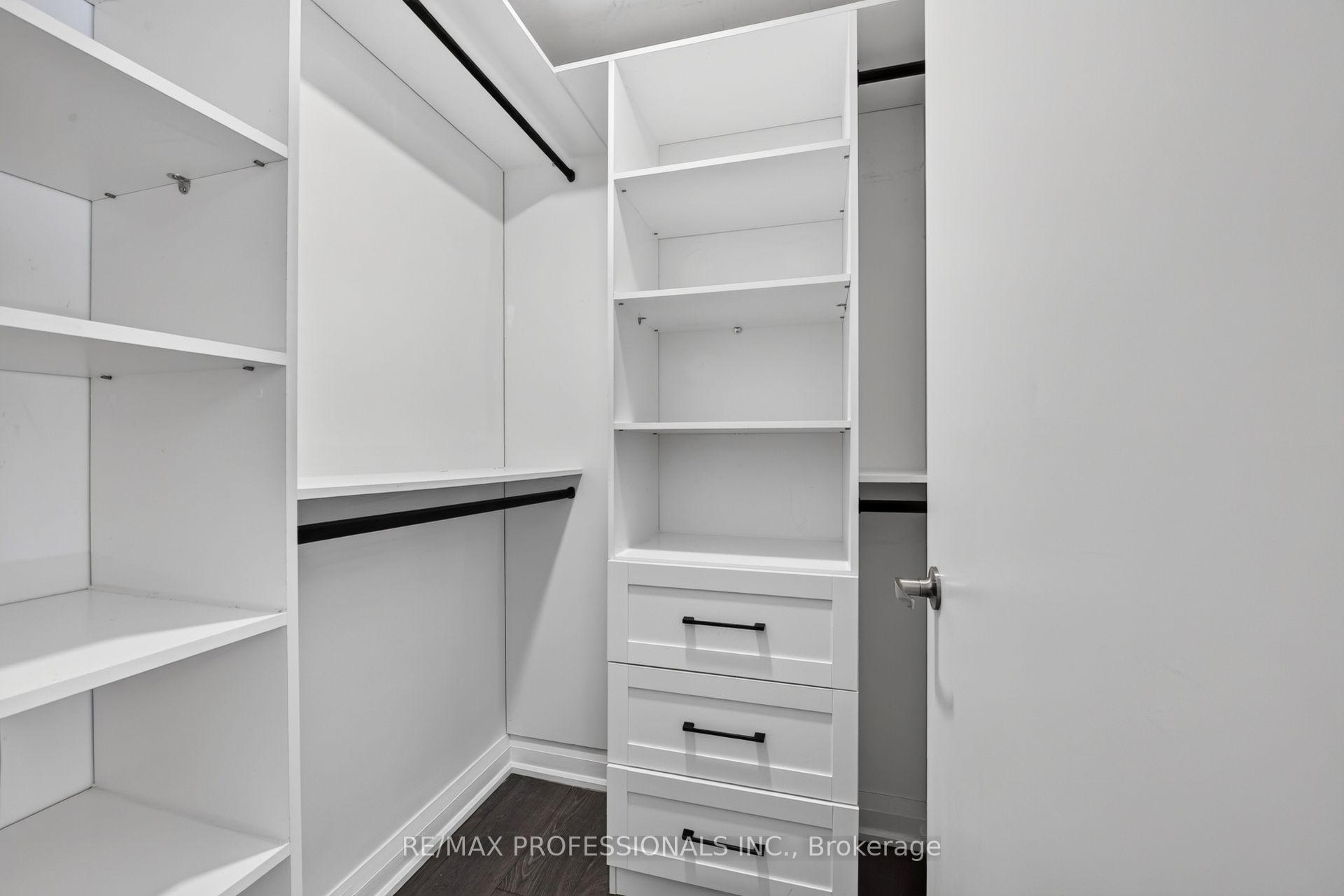 Photo 26 of Unit 406, 10 Gibbs Road, Etobicoke, Islington-City Centre West — HOMEH