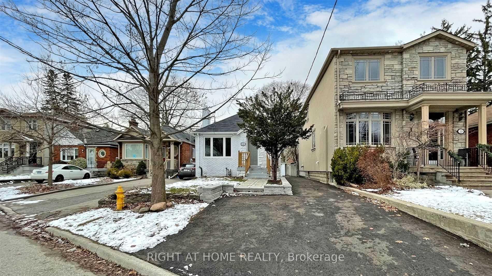 Photo 3 of Unit Bsmt, 8 Airley Crescent, Toronto, East York — HOMEH