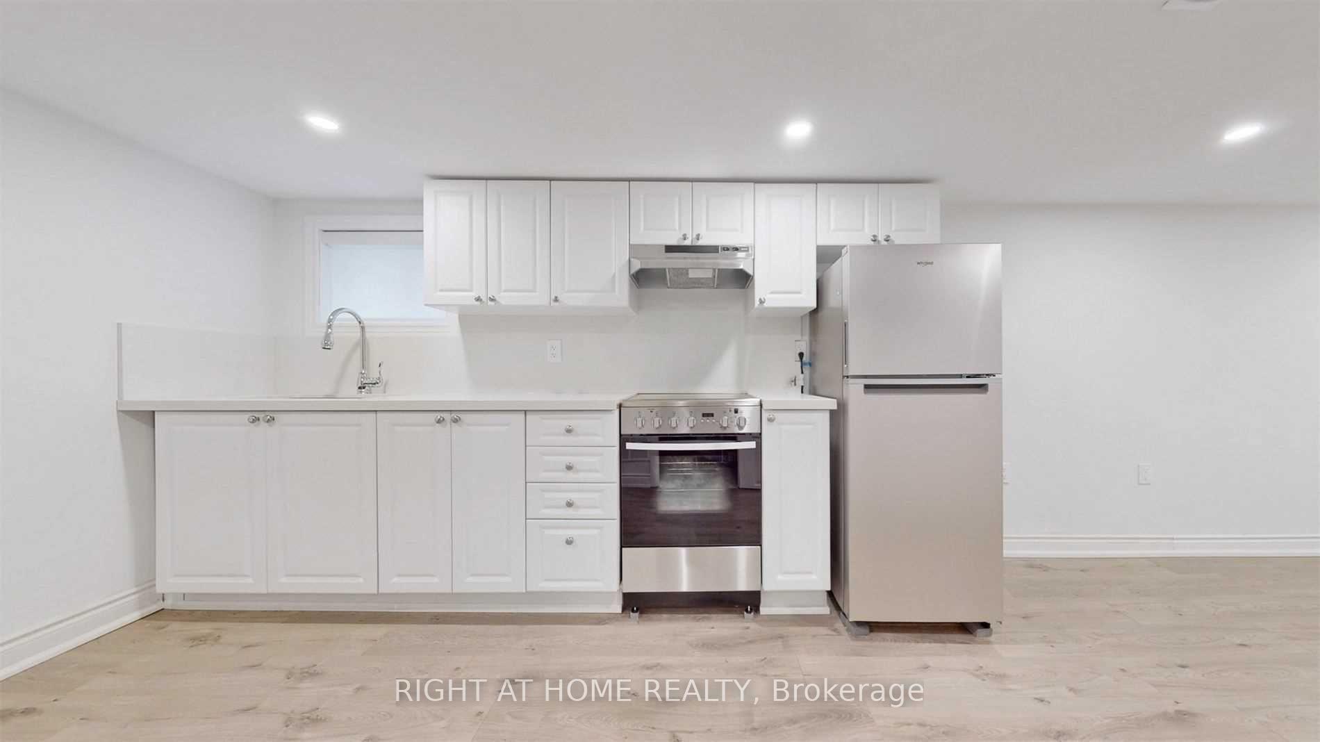 Photo 5 of Unit Bsmt, 8 Airley Crescent, Toronto, East York — HOMEH