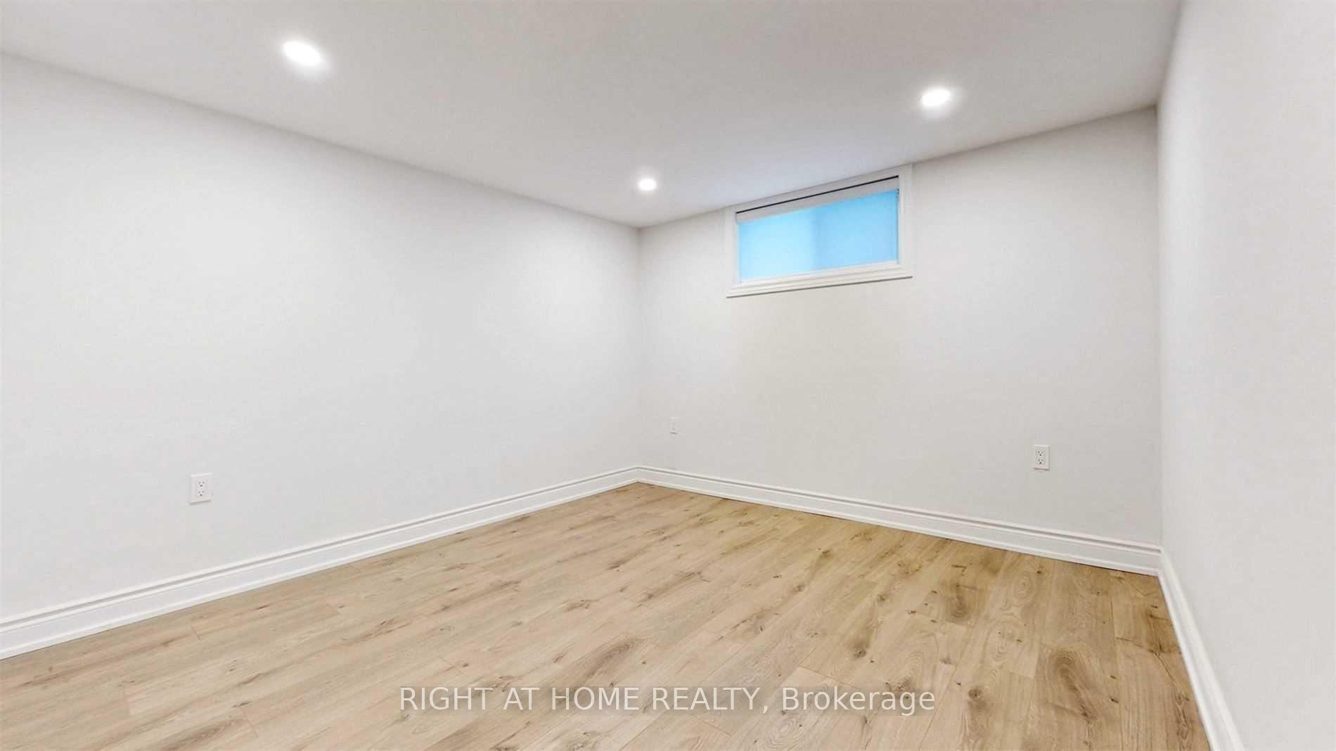Photo 8 of Unit Bsmt, 8 Airley Crescent, Toronto, East York — HOMEH