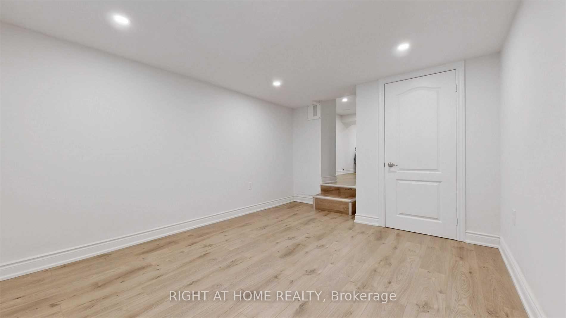Photo 10 of Unit Bsmt, 8 Airley Crescent, Toronto, East York — HOMEH