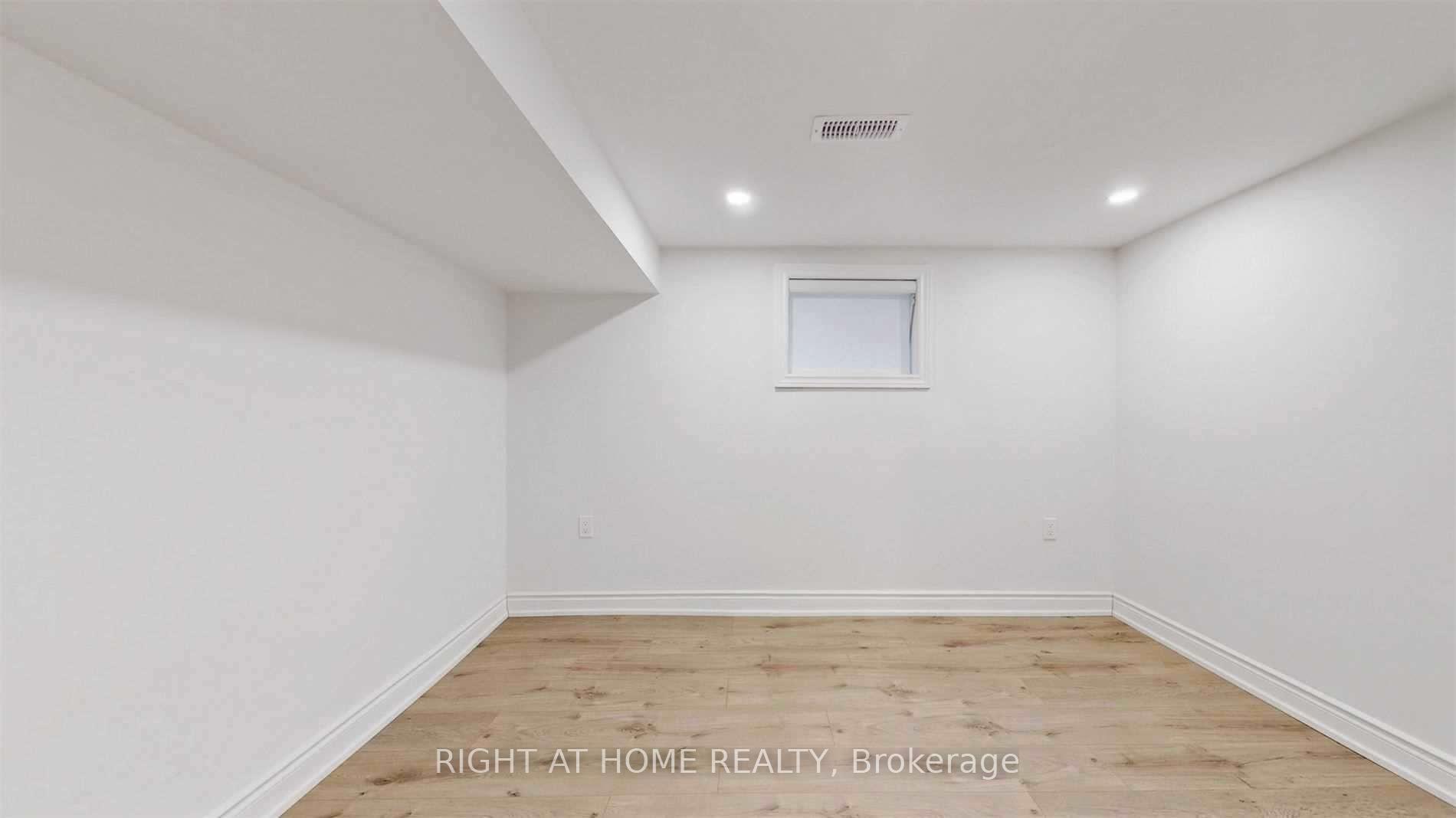 Photo 12 of Unit Bsmt, 8 Airley Crescent, Toronto, East York — HOMEH