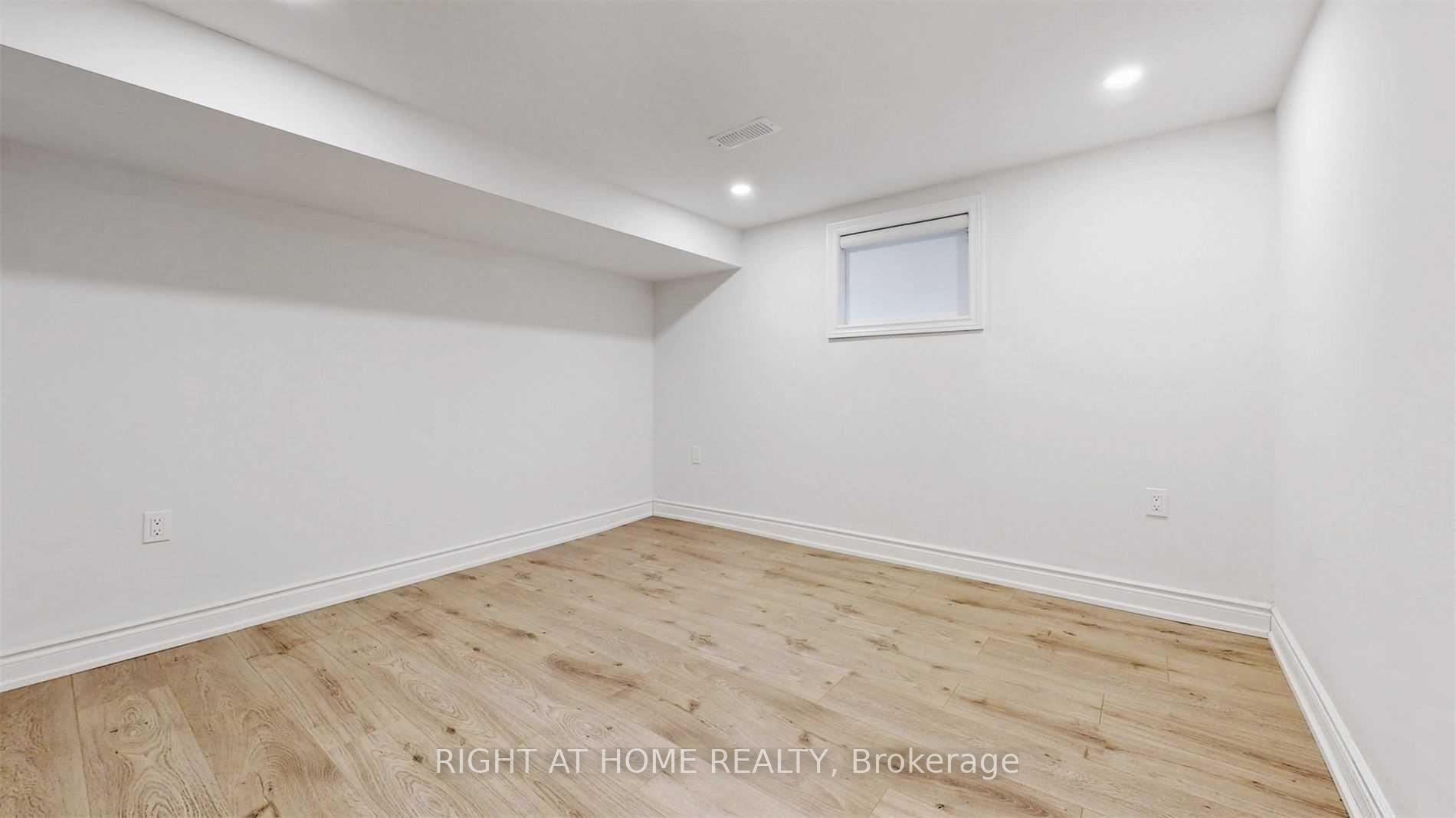 Photo 16 of Unit Bsmt, 8 Airley Crescent, Toronto, East York — HOMEH