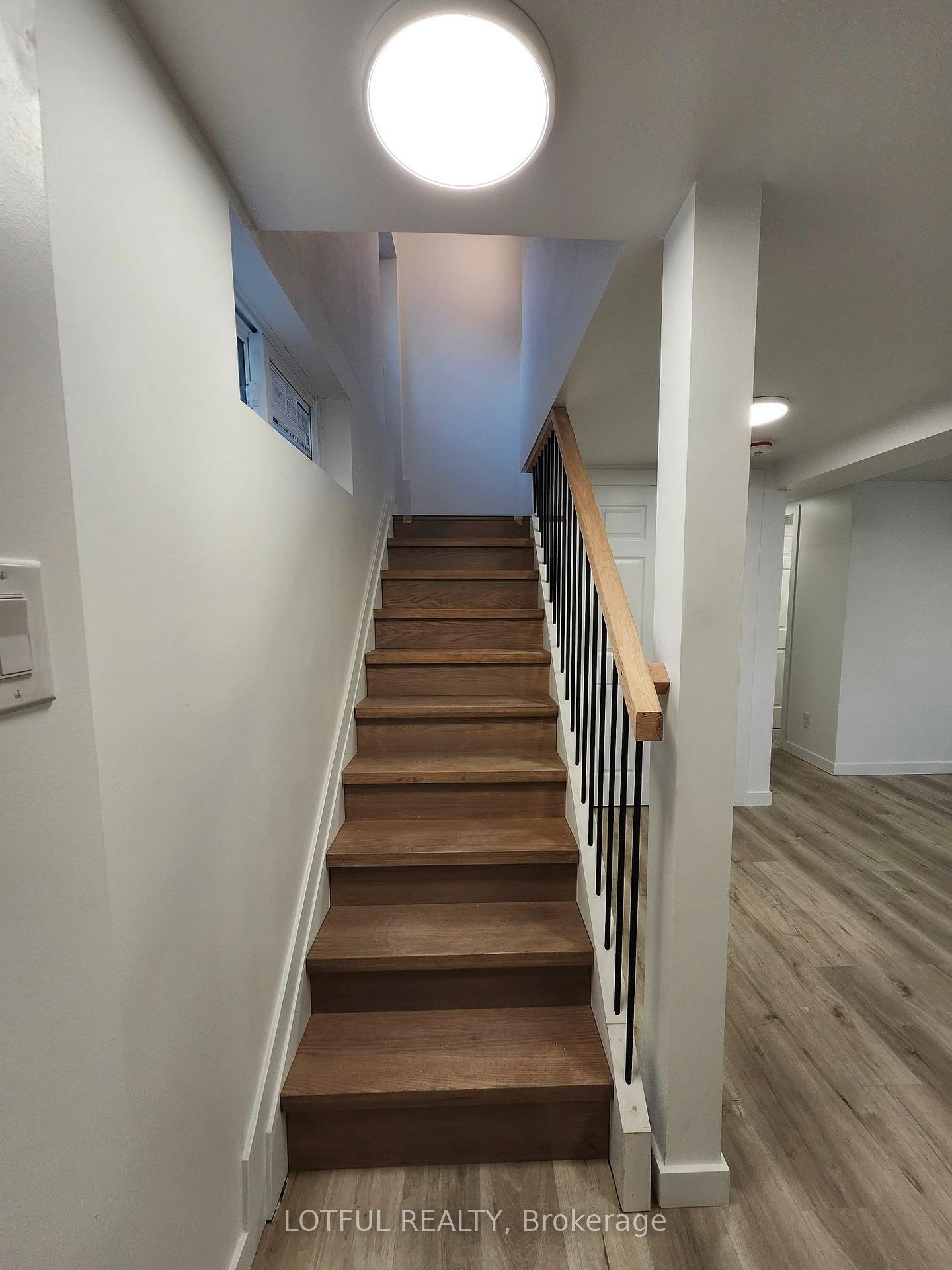Photo 2 of Unit B, 907 Smyth Road, Ottawa, Elmvale Acres — HOMEH