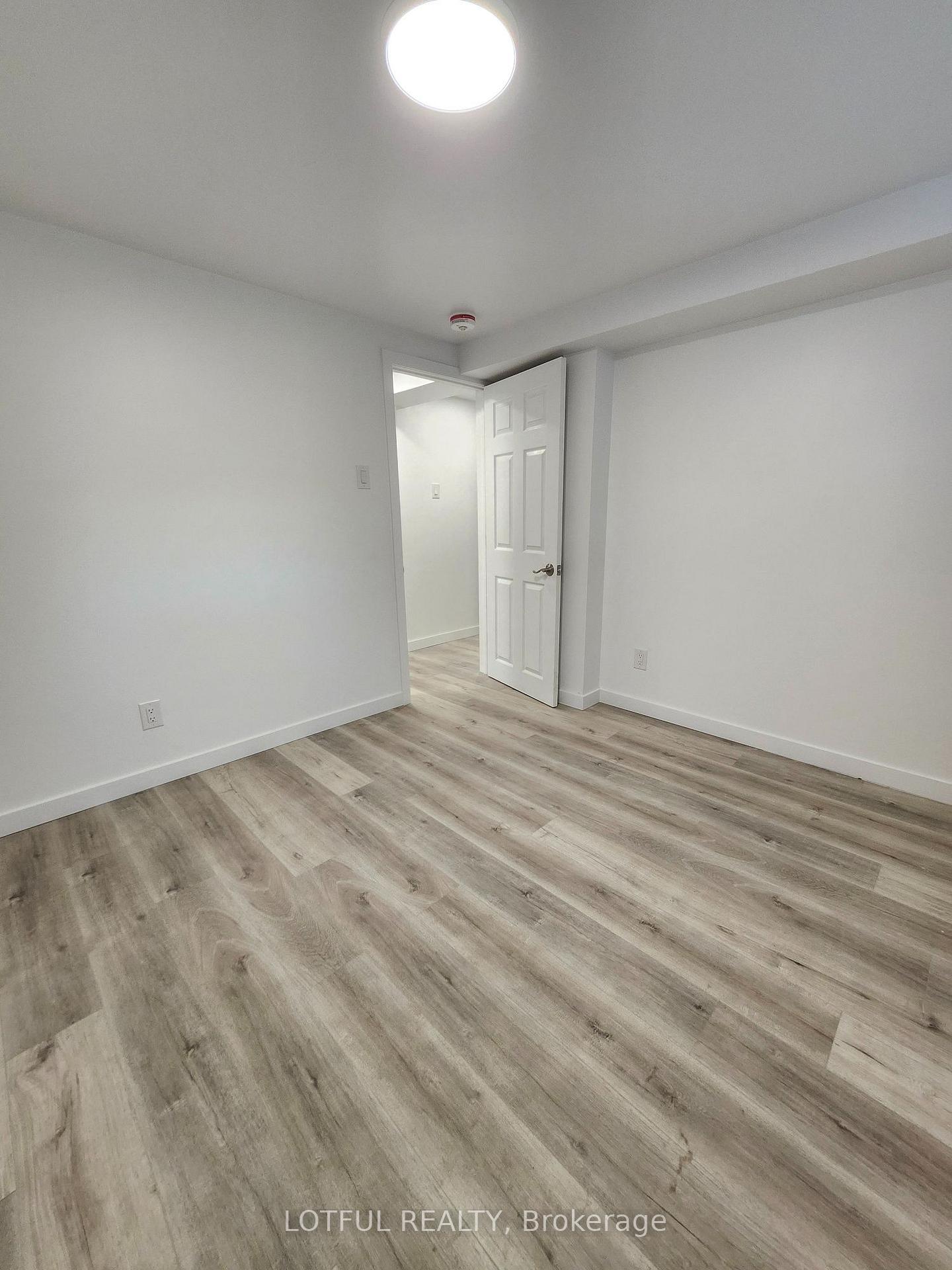 Photo 26 of Unit B, 907 Smyth Road, Ottawa, Elmvale Acres — HOMEH