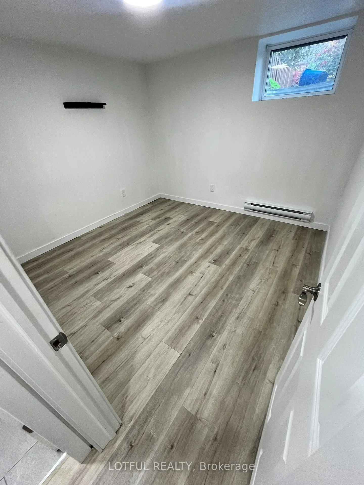 Photo 23 of Unit B, 907 Smyth Road, Ottawa, Elmvale Acres — HOMEH