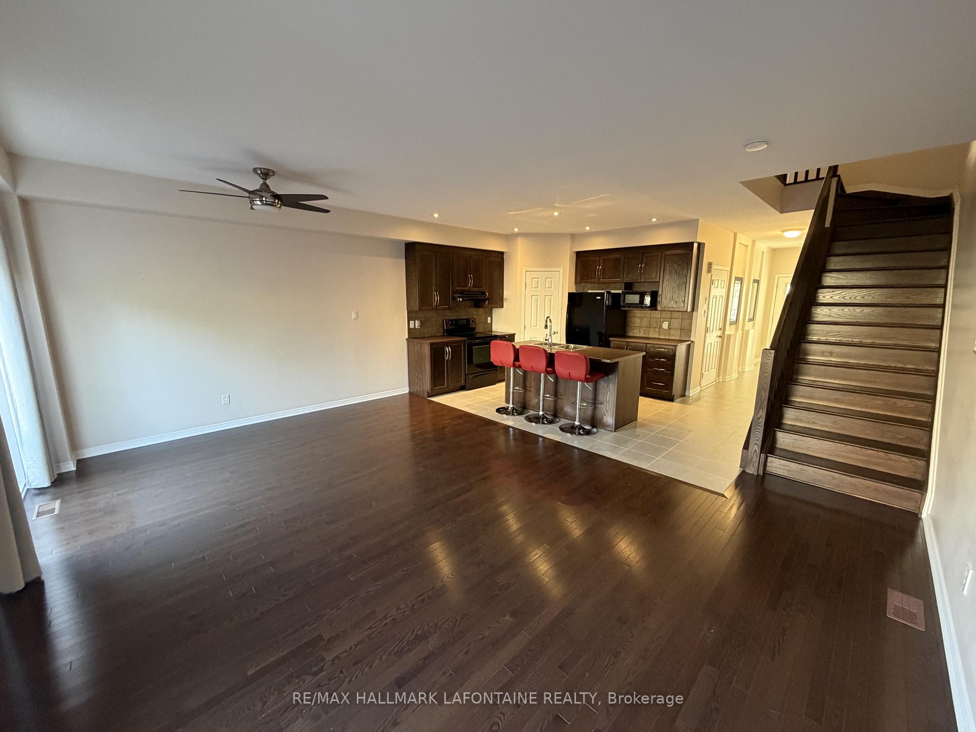 Photo 3 of 116 Potts Private, Ottawa, Notting Hill/Summerside — HOMEH