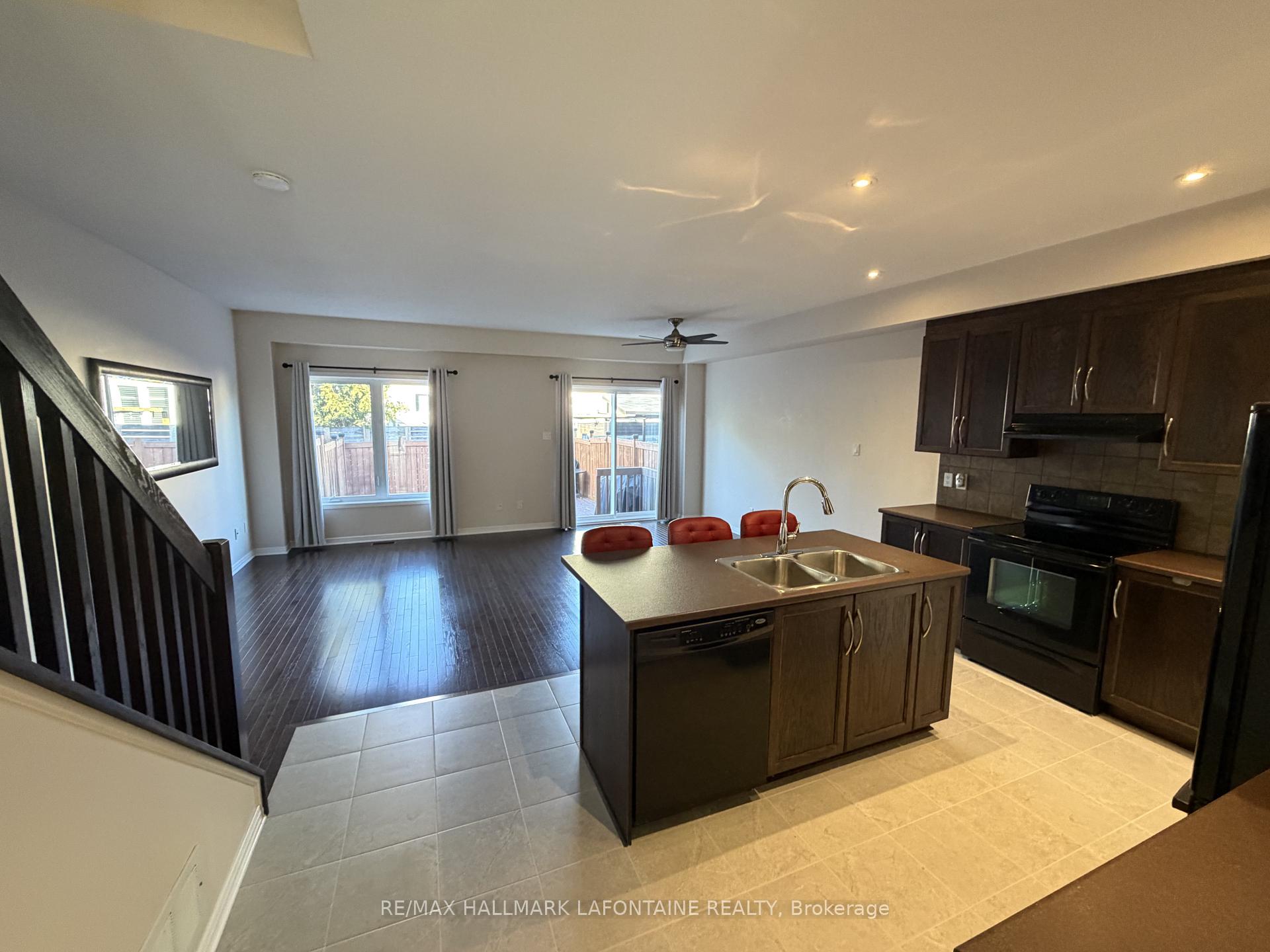Photo 5 of 116 Potts Private, Ottawa, Notting Hill/Summerside — HOMEH