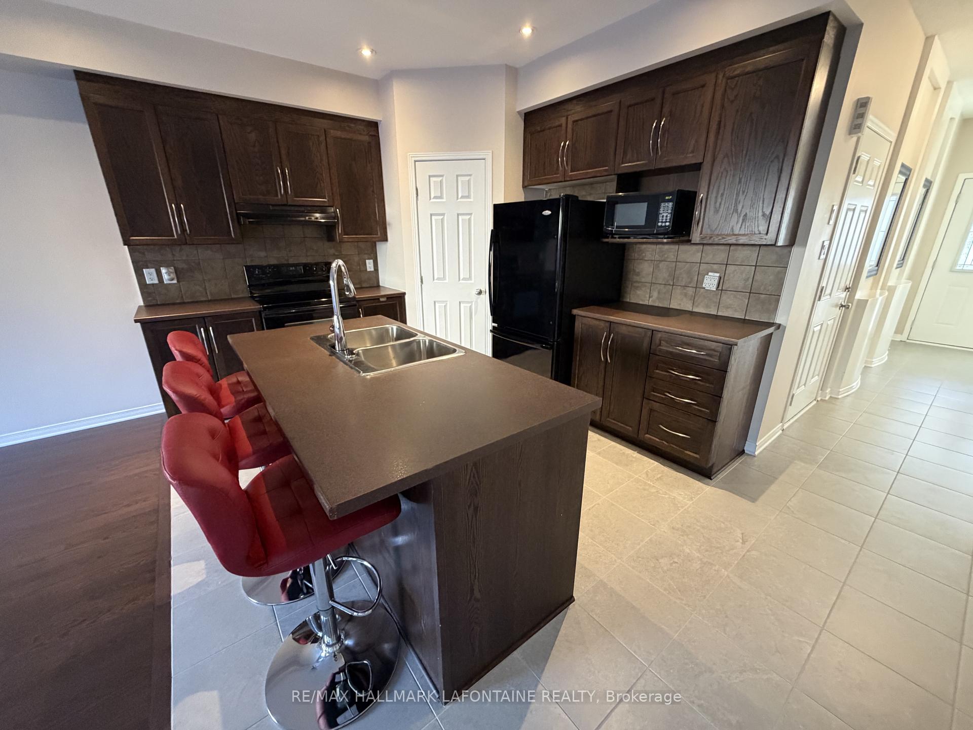Photo 7 of 116 Potts Private, Ottawa, Notting Hill/Summerside — HOMEH