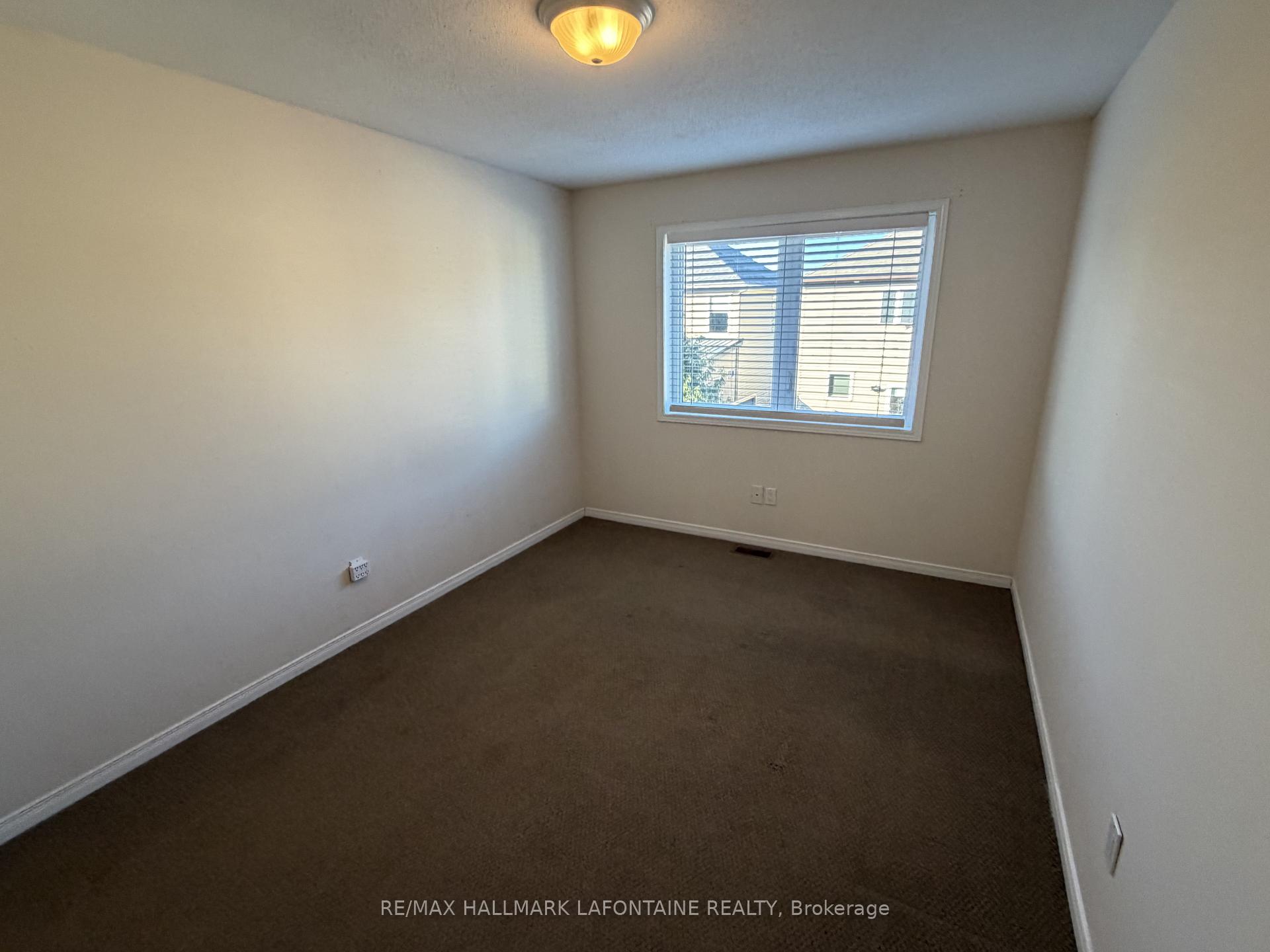Photo 15 of 116 Potts Private, Ottawa, Notting Hill/Summerside — HOMEH