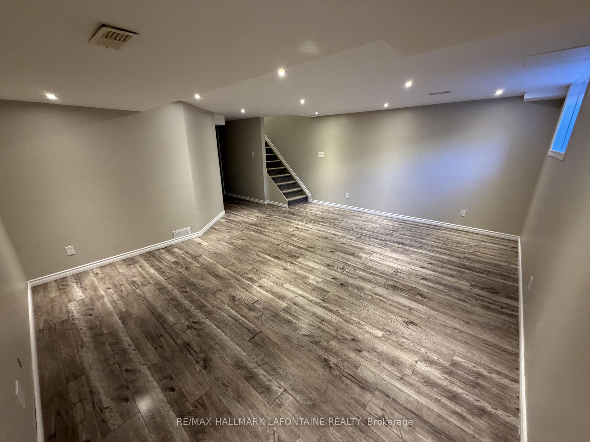 Photo 23 of 116 Potts Private, Ottawa, Notting Hill/Summerside — HOMEH