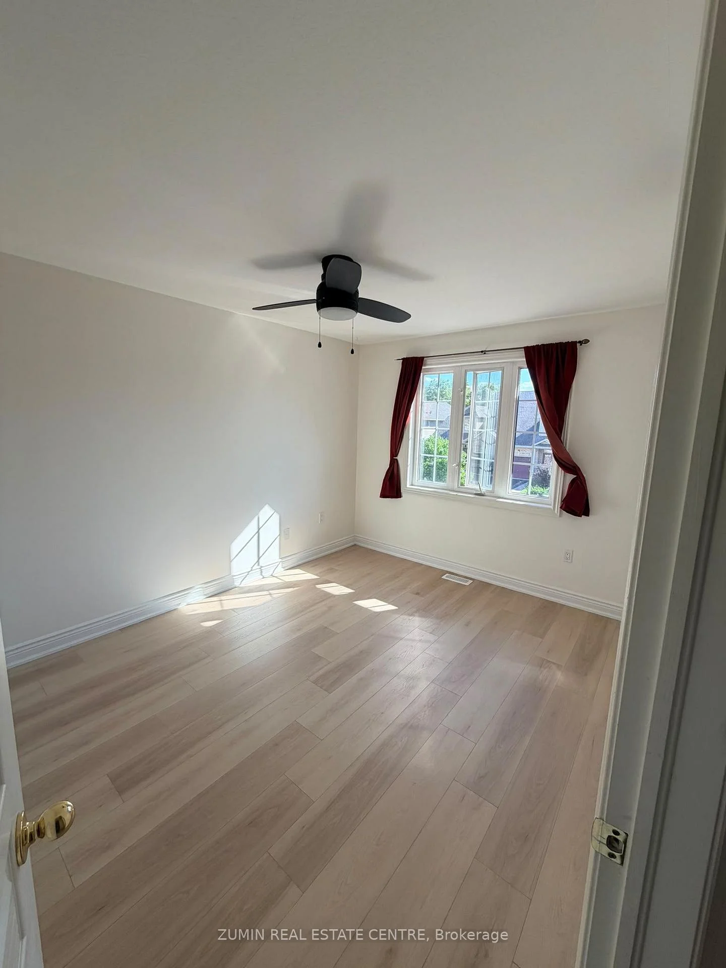 Photo 25 of 4061 Medland Drive, Burlington, Rose — HOMEH