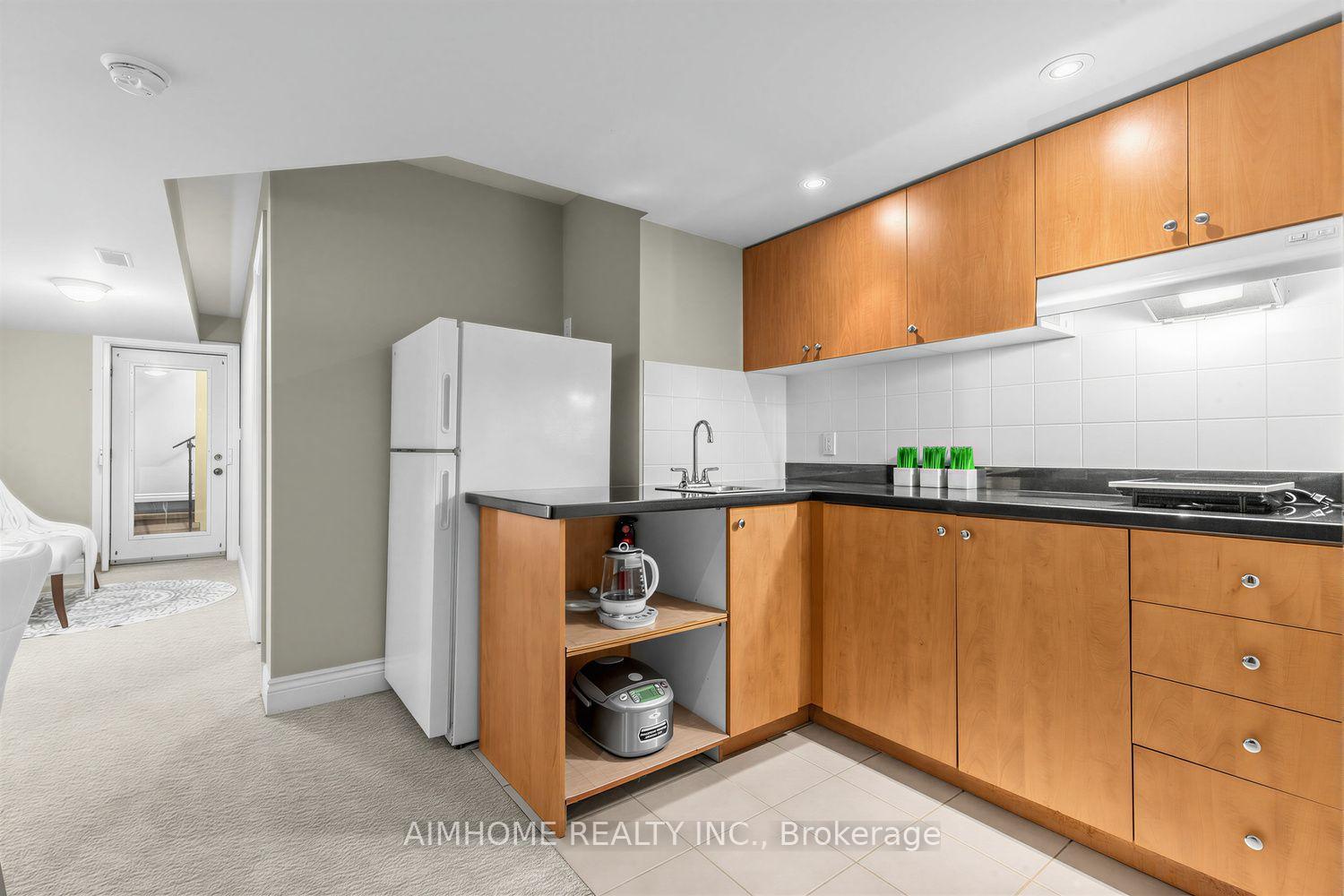 Photo 23 of 16 Carney Road, North York, Newtonbrook West — HOMEH