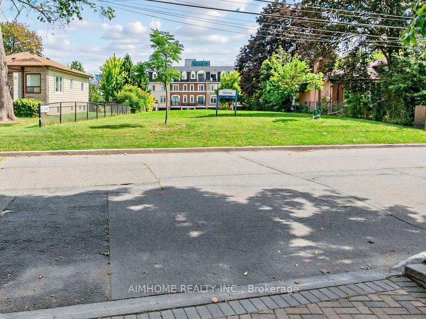 Photo 32 of 16 Carney Road, North York, Newtonbrook West — HOMEH