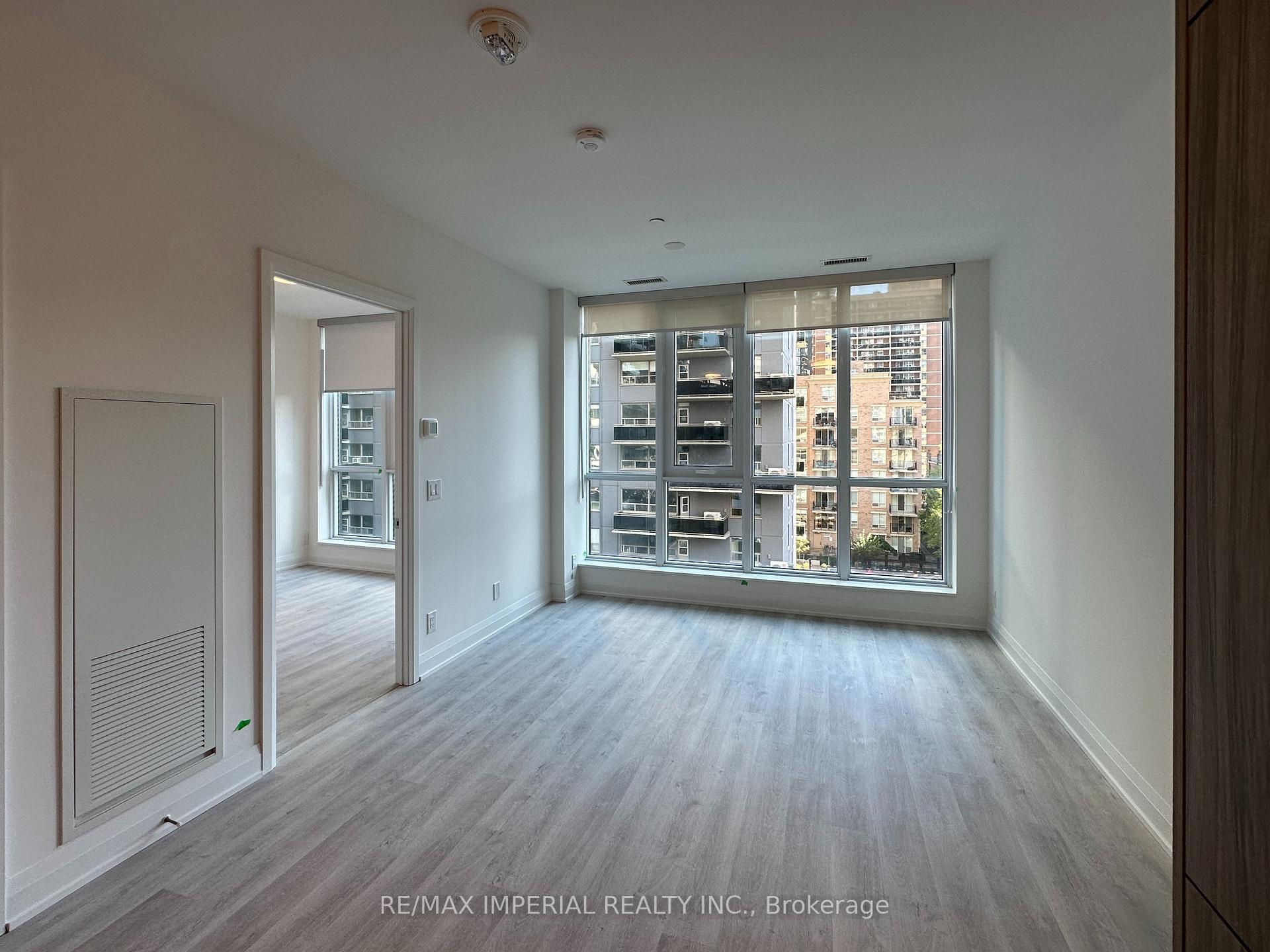 Photo 4 of Unit 406, 65 Broadway Avenue, Toronto, Mount Pleasant West — HOMEH
