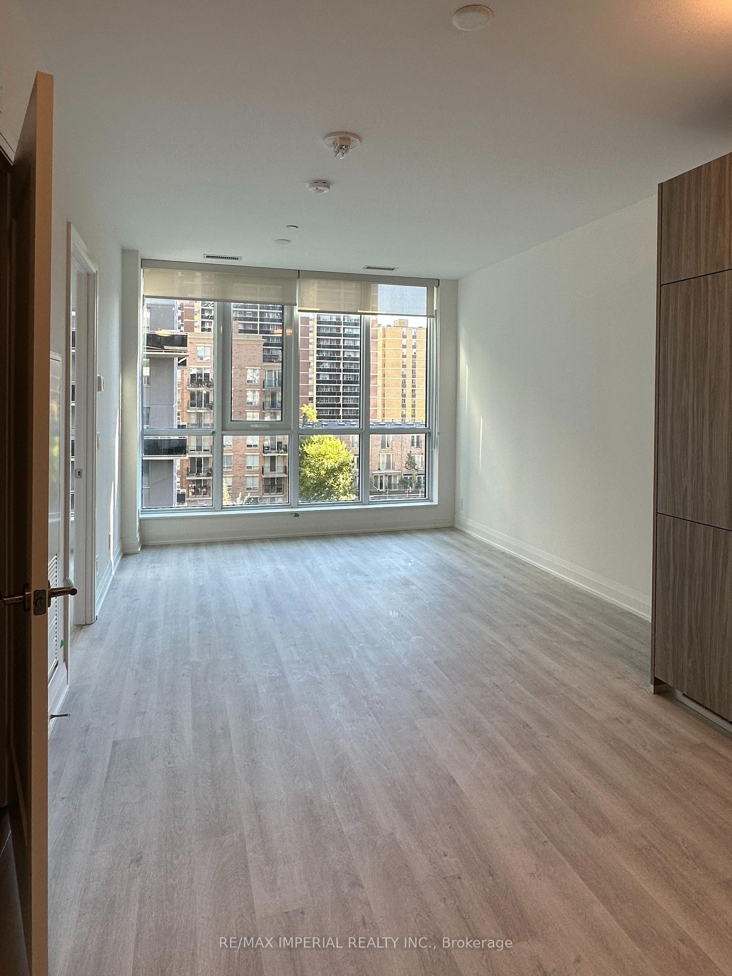 Photo 5 of Unit 406, 65 Broadway Avenue, Toronto, Mount Pleasant West — HOMEH