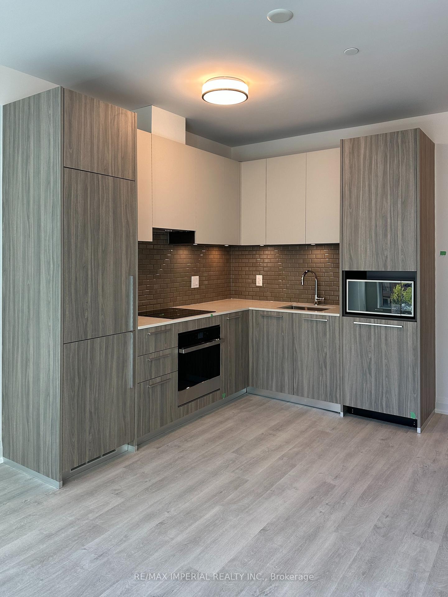 Photo 7 of Unit 406, 65 Broadway Avenue, Toronto, Mount Pleasant West — HOMEH