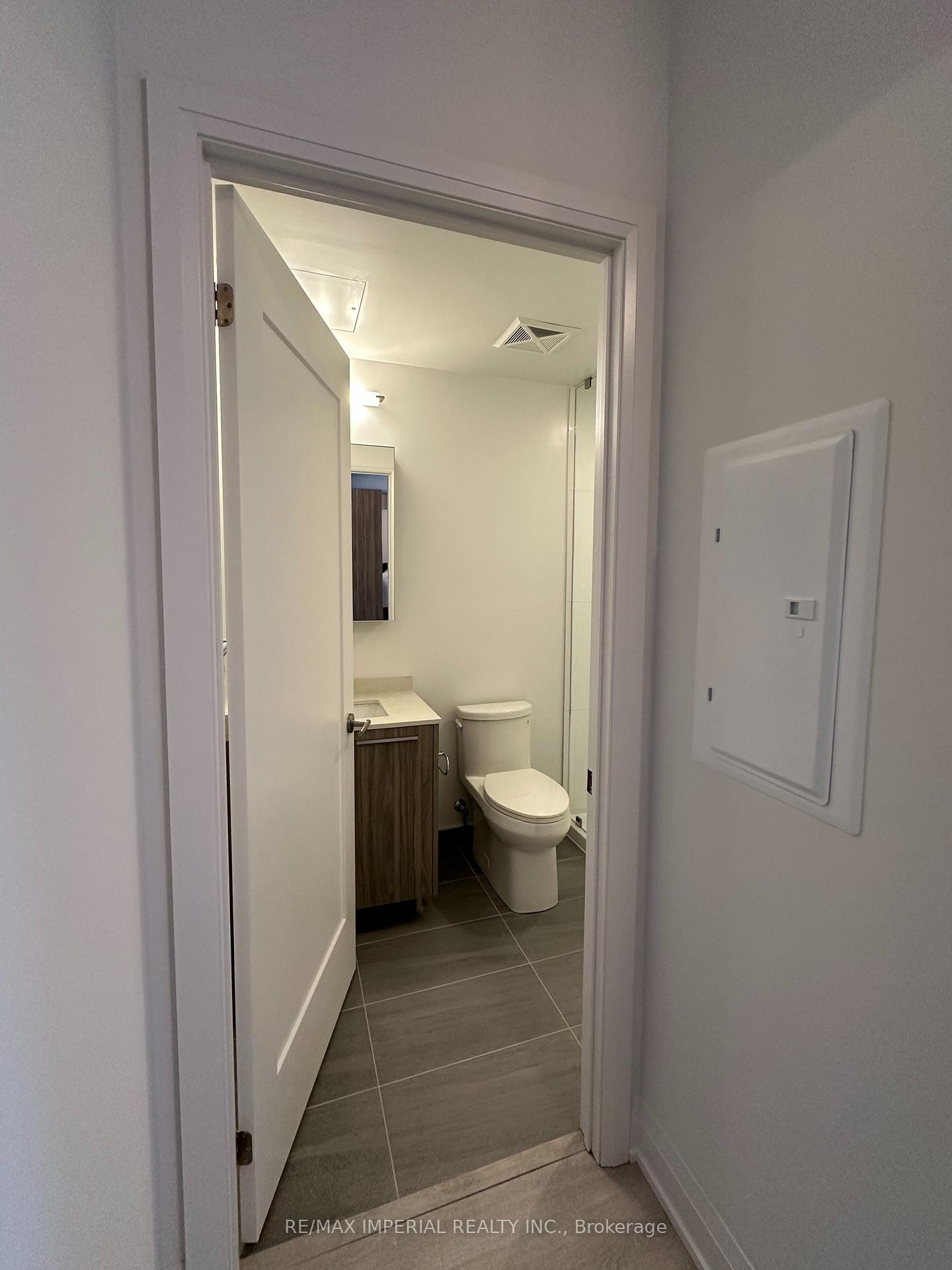 Photo 9 of Unit 406, 65 Broadway Avenue, Toronto, Mount Pleasant West — HOMEH