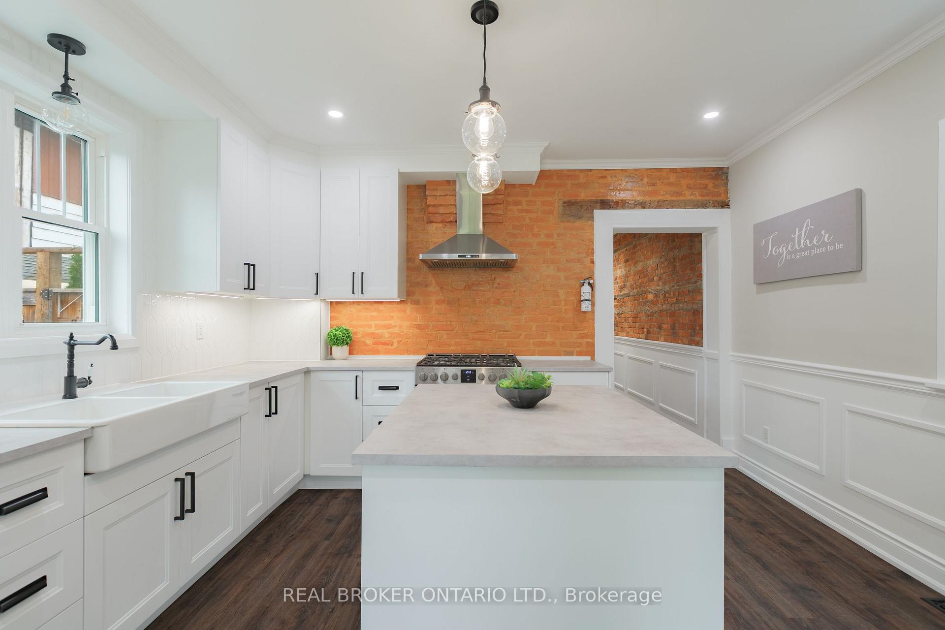 Photo 3 of 46 Murray Street E, Hamilton, Beasley — HOMEH