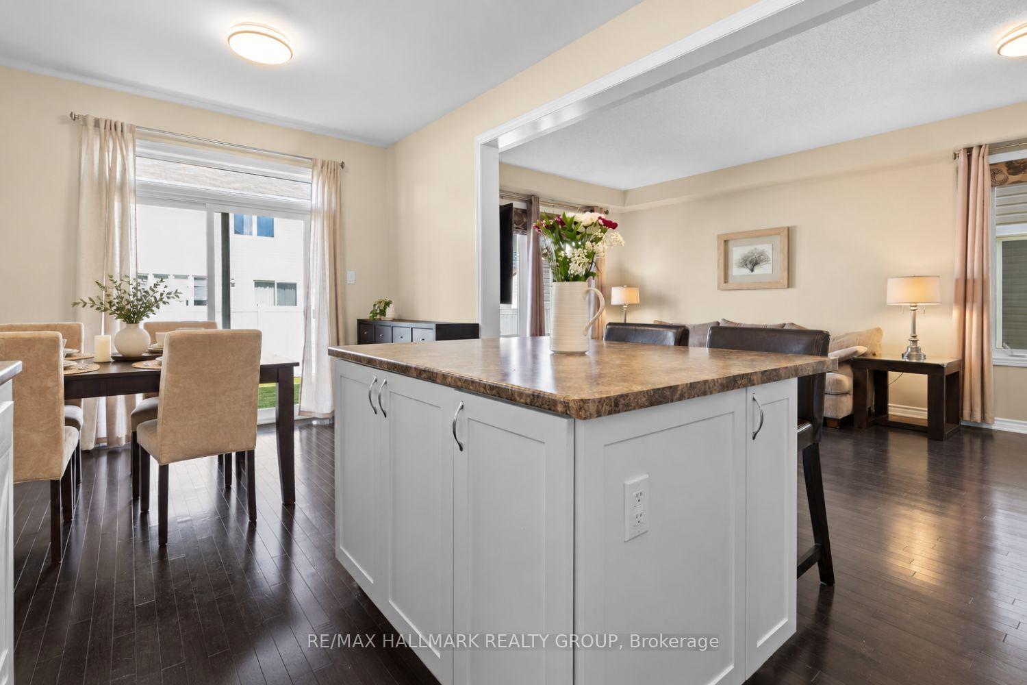 Photo 10 of 223 Serra Ridge, Ottawa, Notting Hill/Summerside — HOMEH